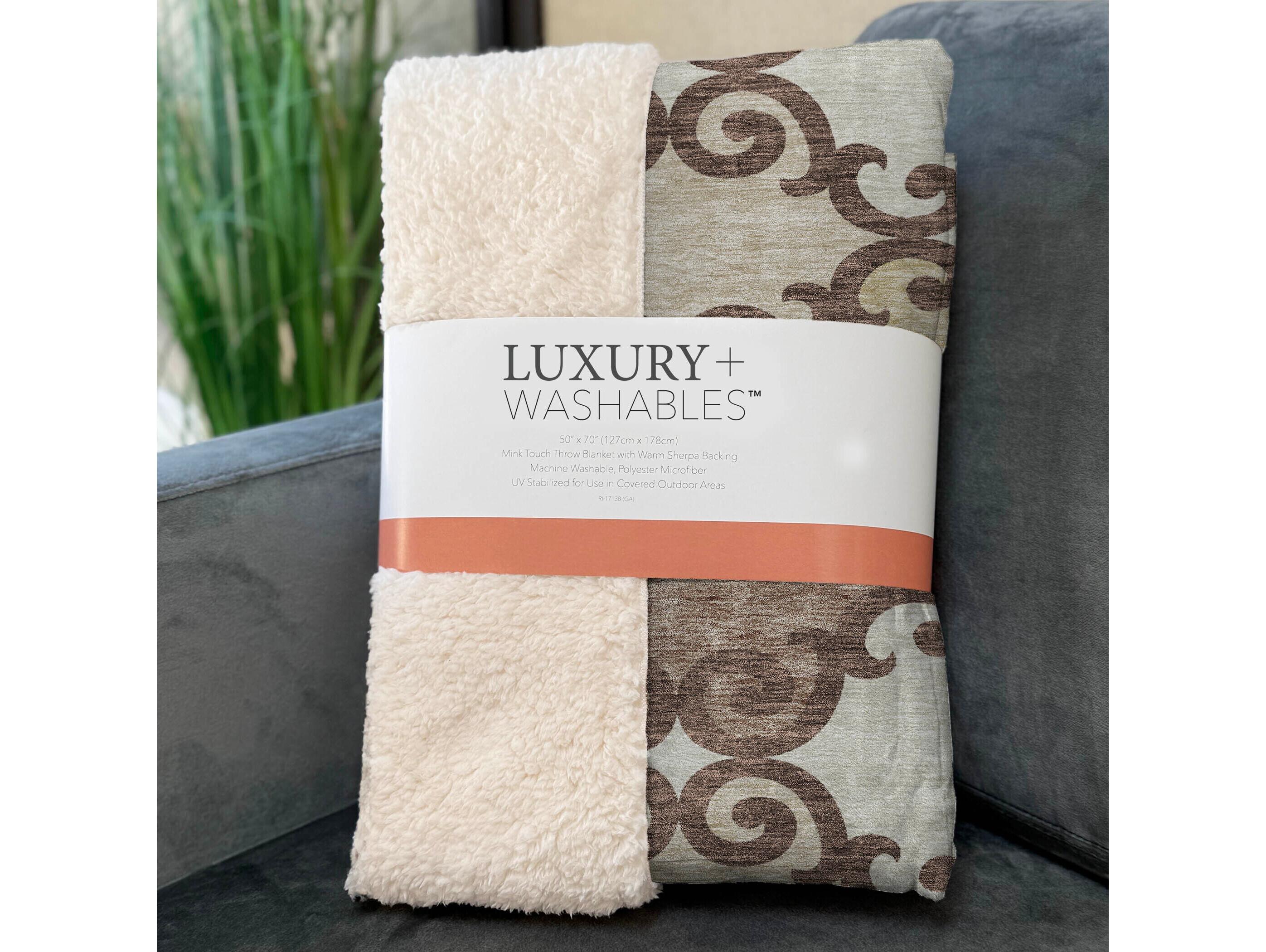 Dalyn Sherpa Brown Polyester Throw