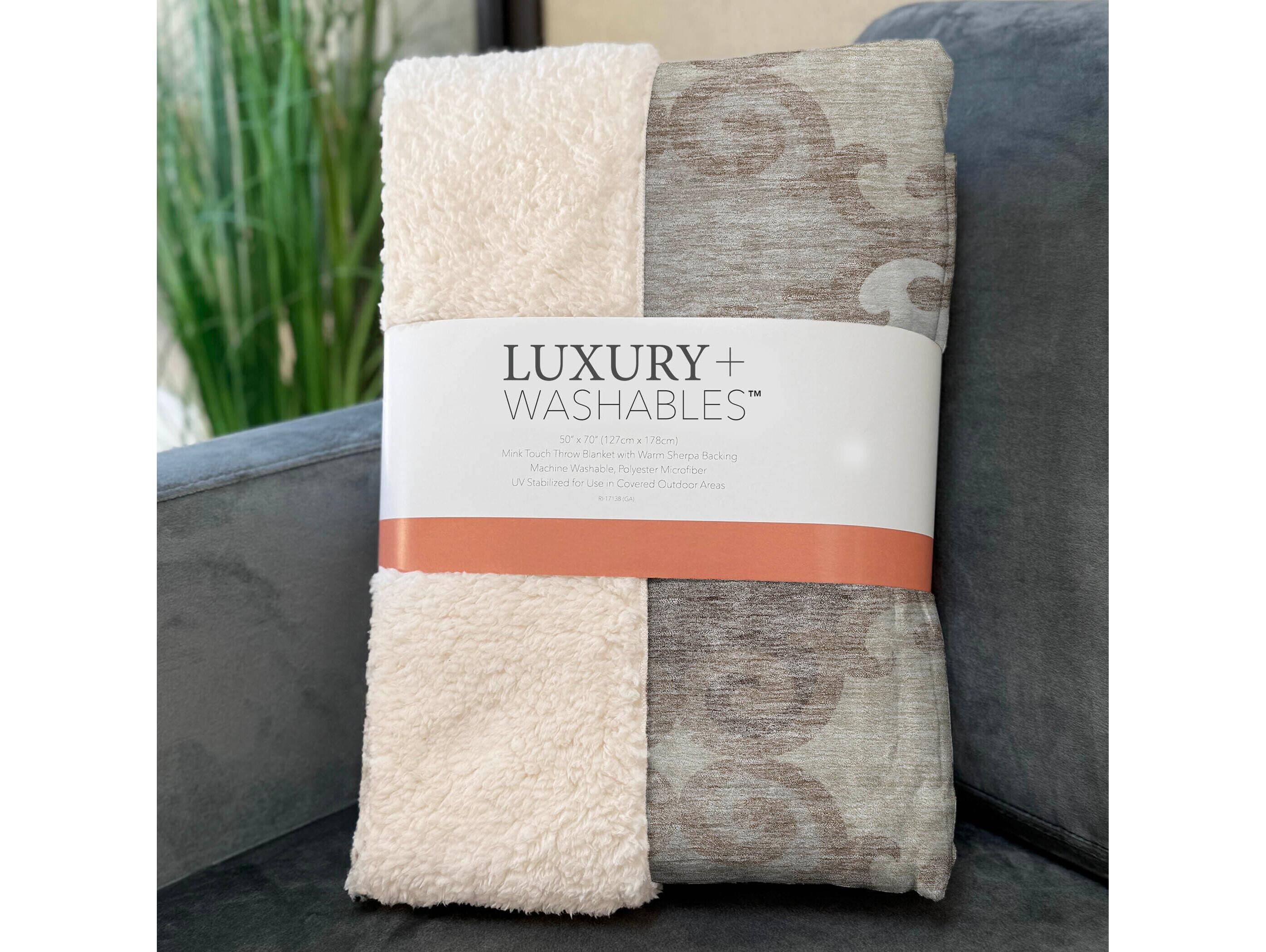 Dalyn Sherpa Brown Polyester Throw