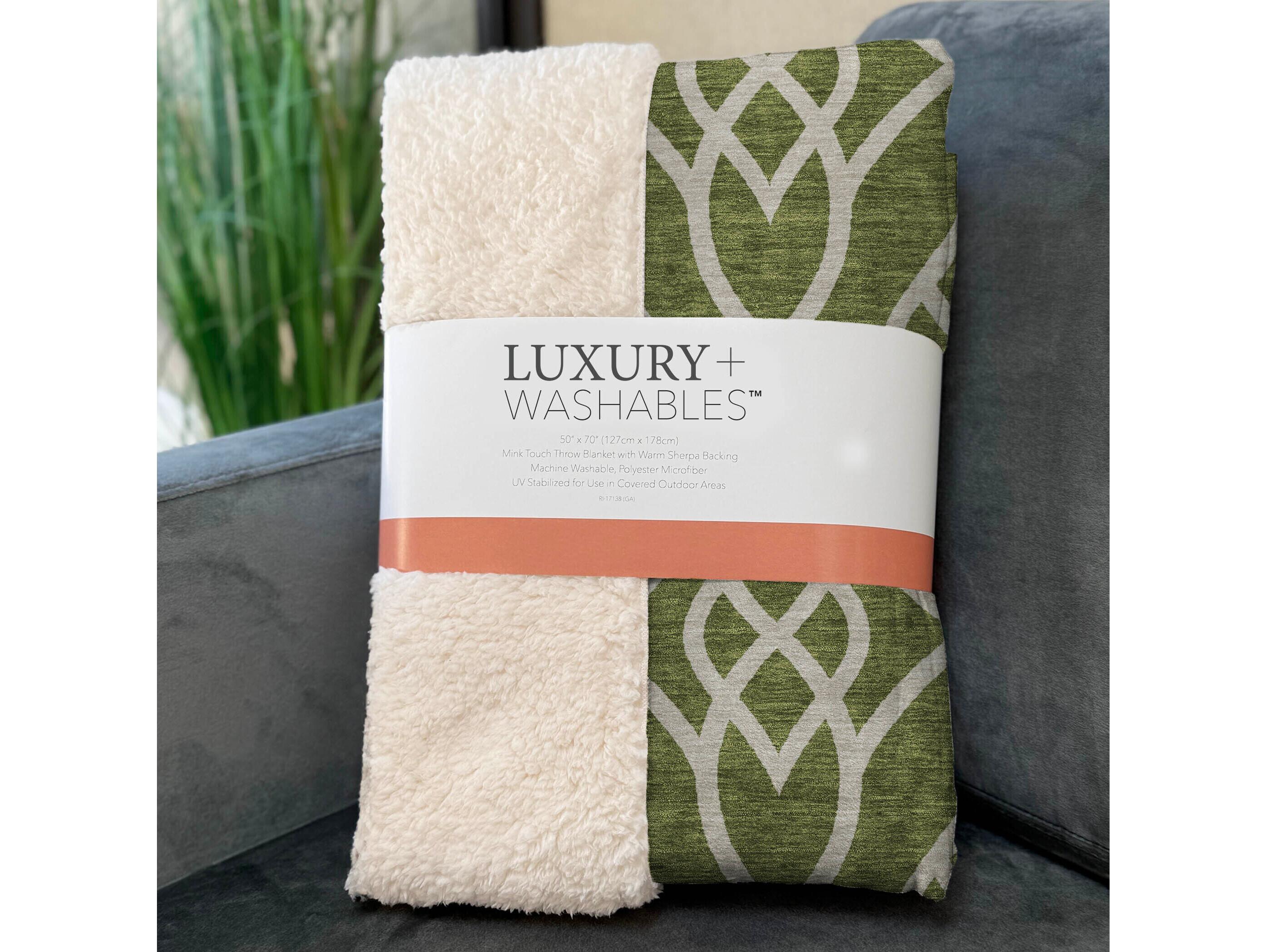 Dalyn Sherpa Green Polyester Throw