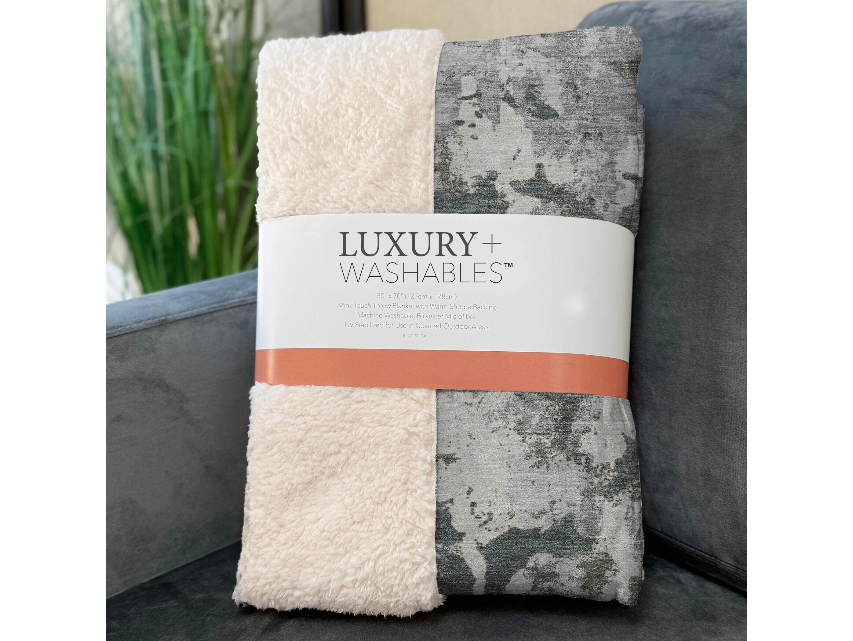 Dalyn Sherpa Gray Polyester Throw