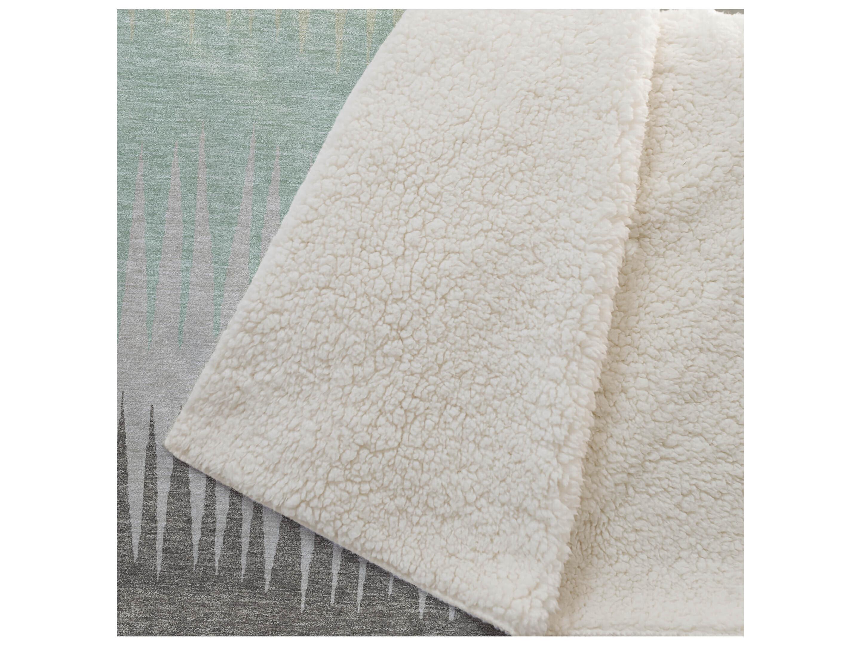 Dalyn Sherpa Green Polyester Throw