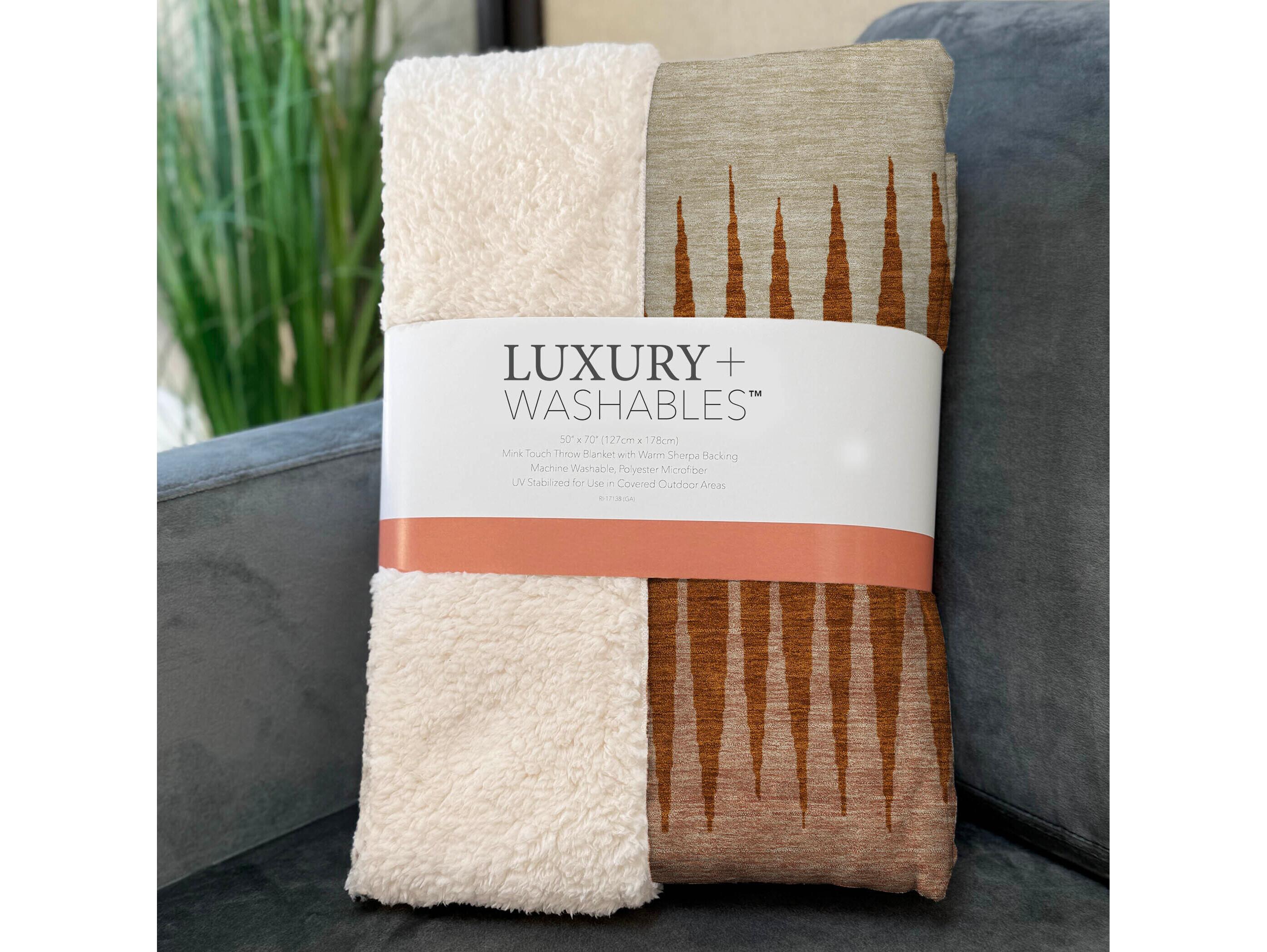 Dalyn Sherpa Orange Polyester Throw