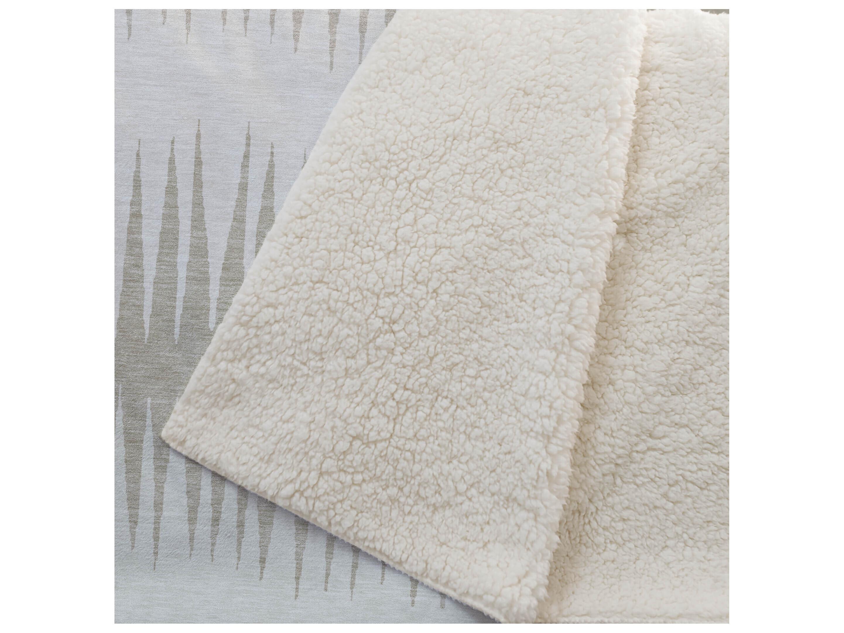 Dalyn Sherpa Ivory Polyester Throw