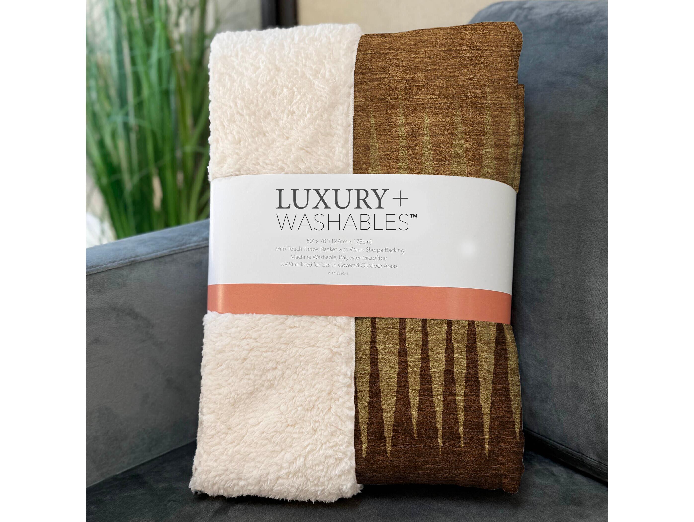 Dalyn Sherpa Orange Polyester Throw