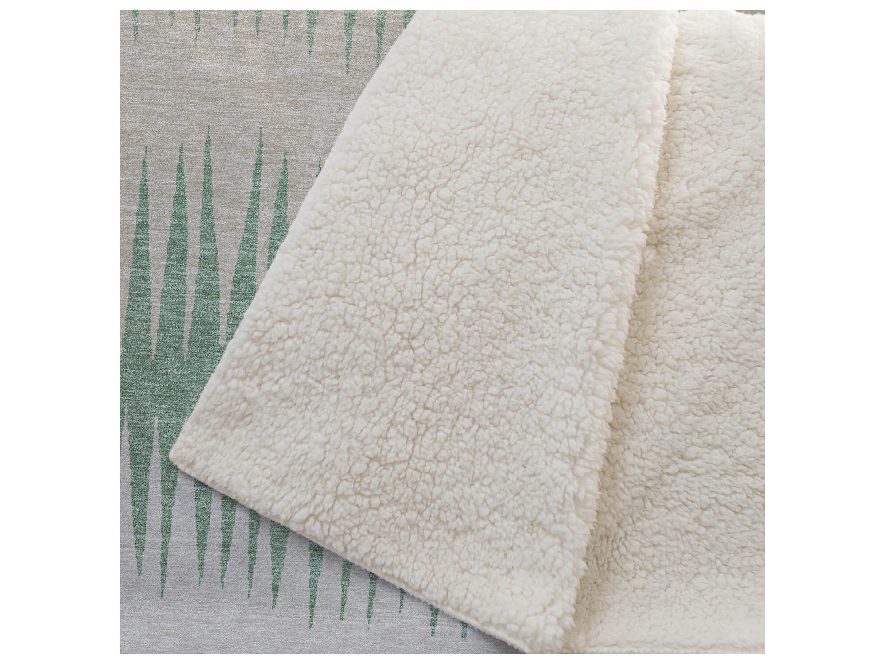 Dalyn Sherpa Green Polyester Throw