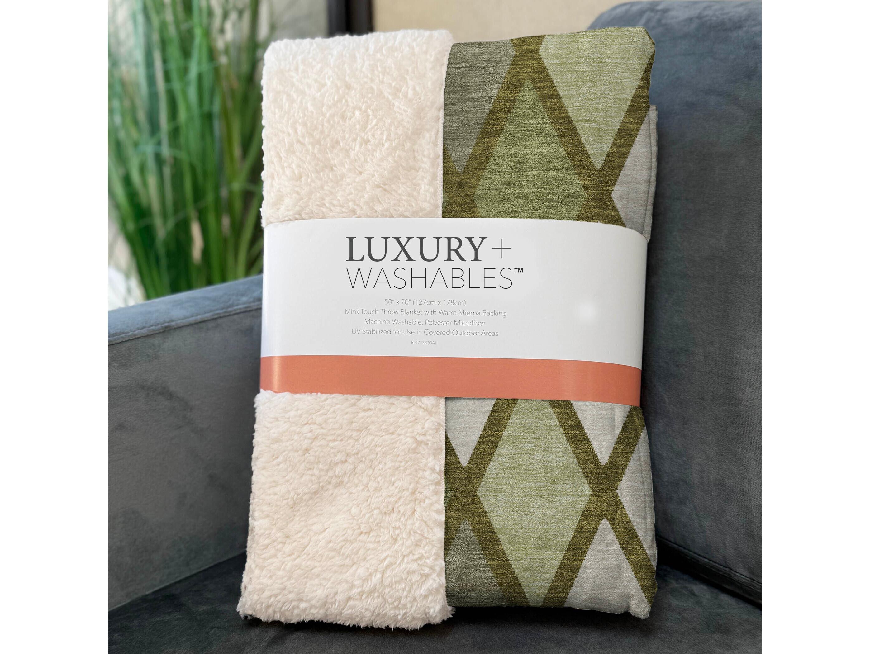 Dalyn Sherpa Green Polyester Throw