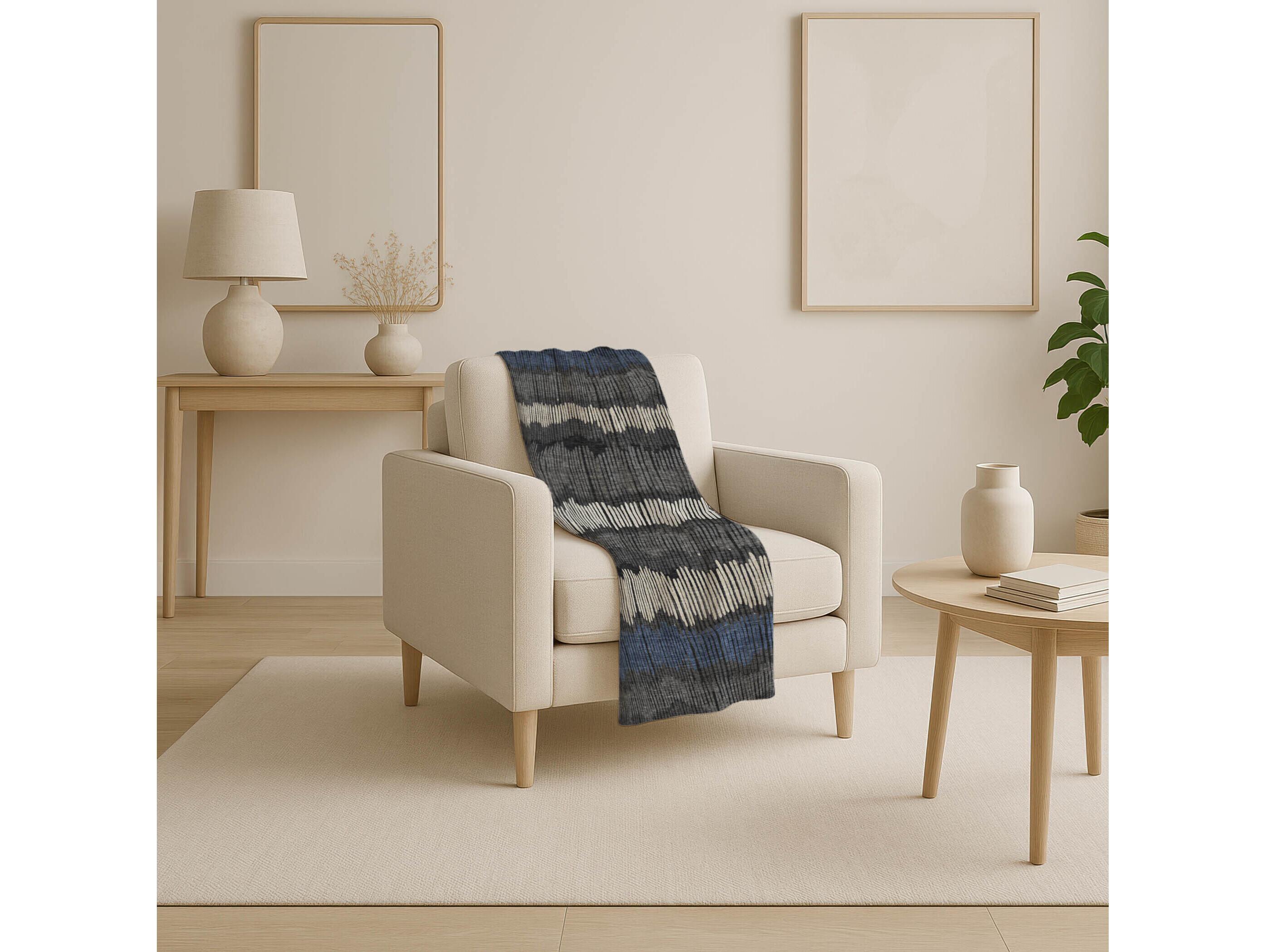 Dalyn Sherpa Gray Polyester Throw