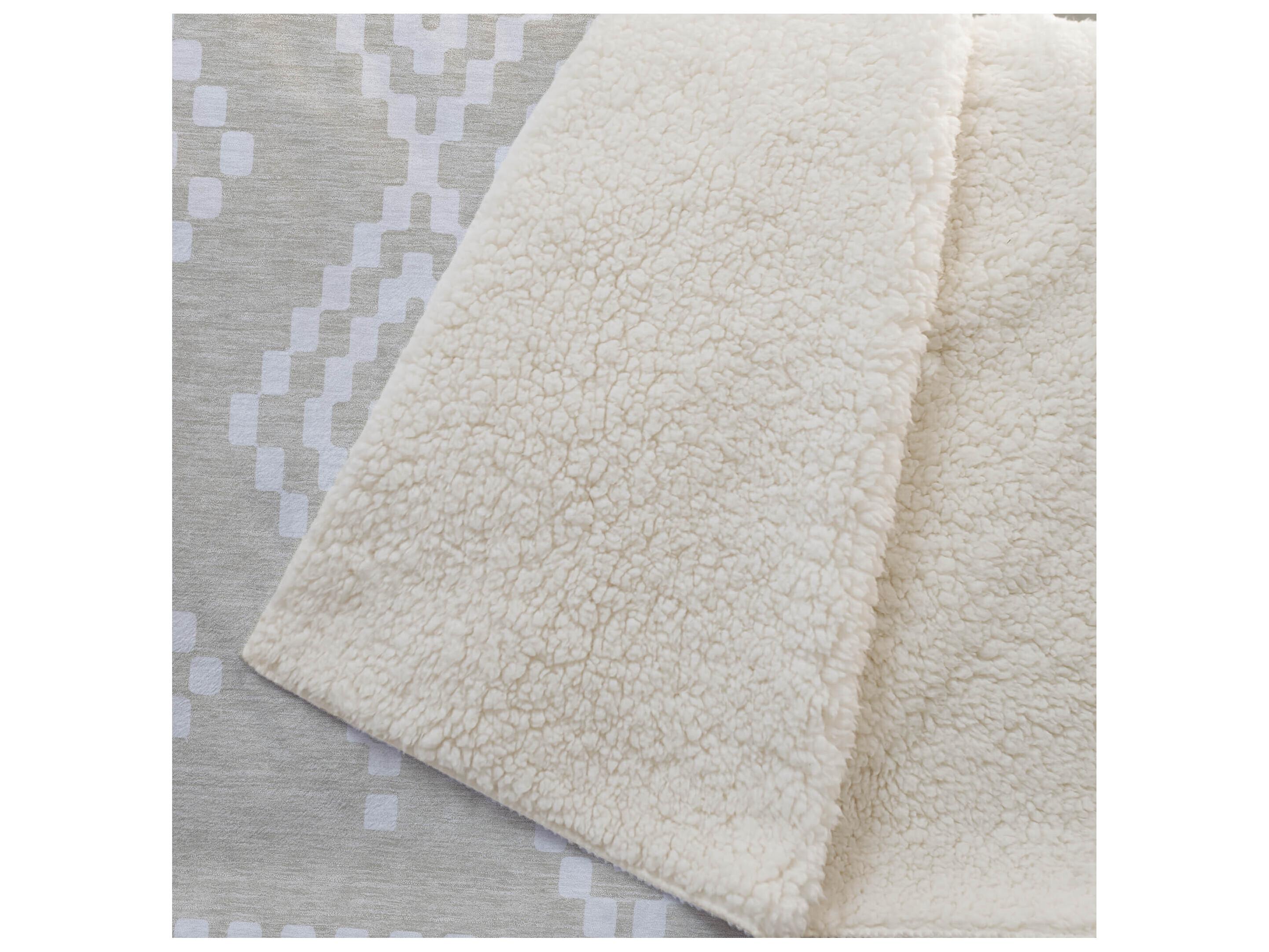 Dalyn Sherpa Brown Polyester Throw
