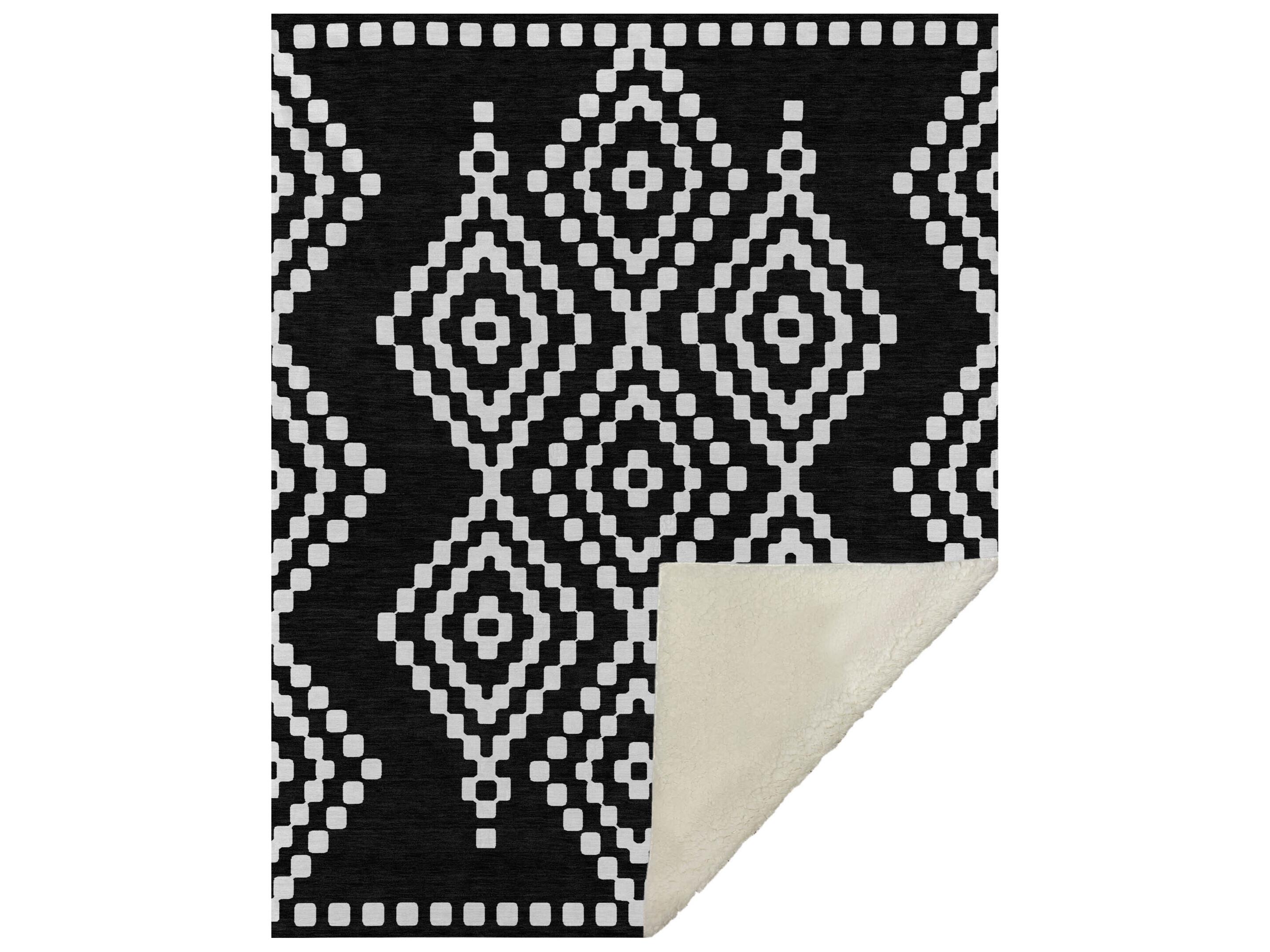 Dalyn Sherpa Black Polyester Throw