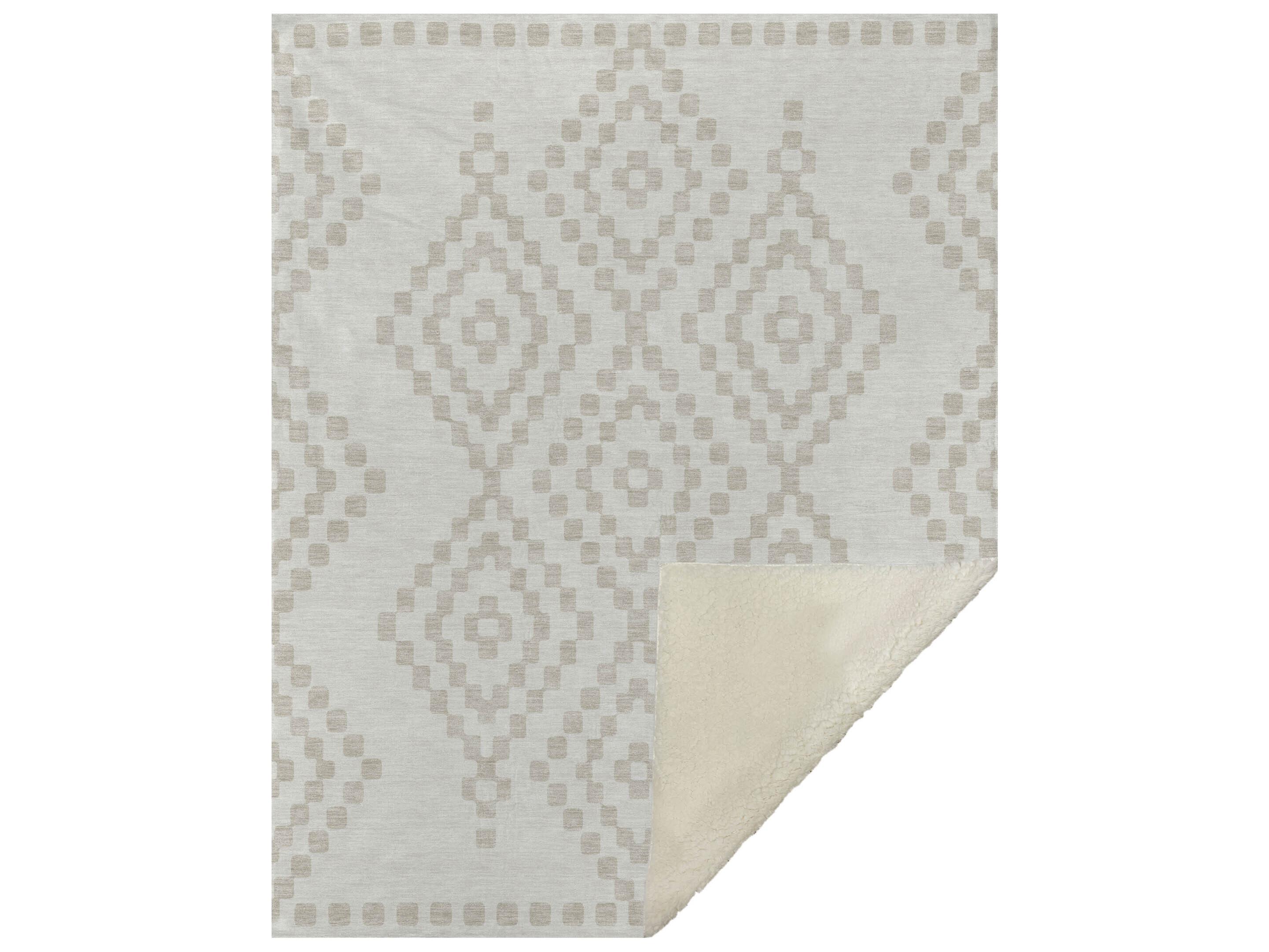 Dalyn Sherpa Ivory Polyester Throw