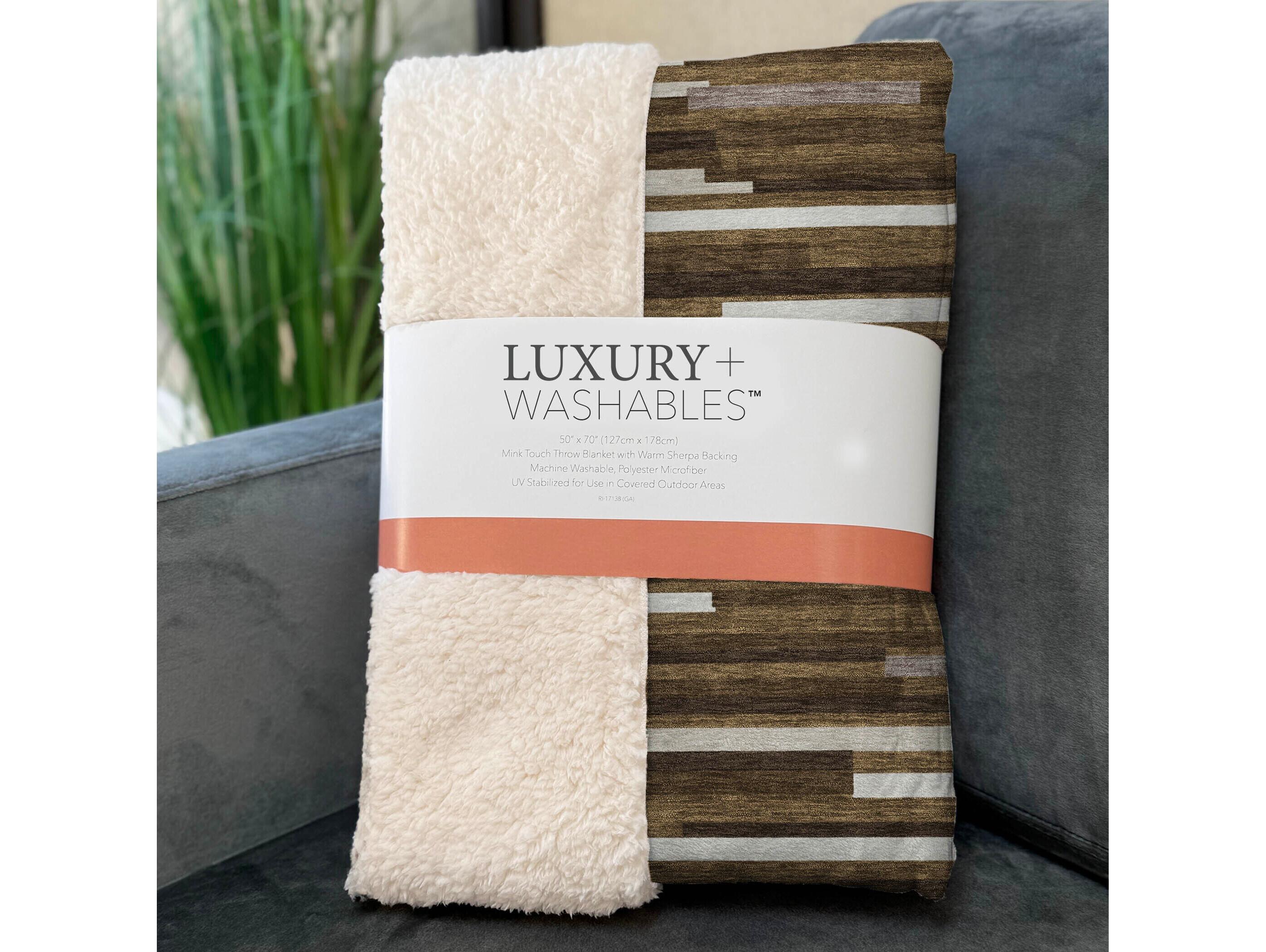 Dalyn Sherpa Brown Polyester Throw