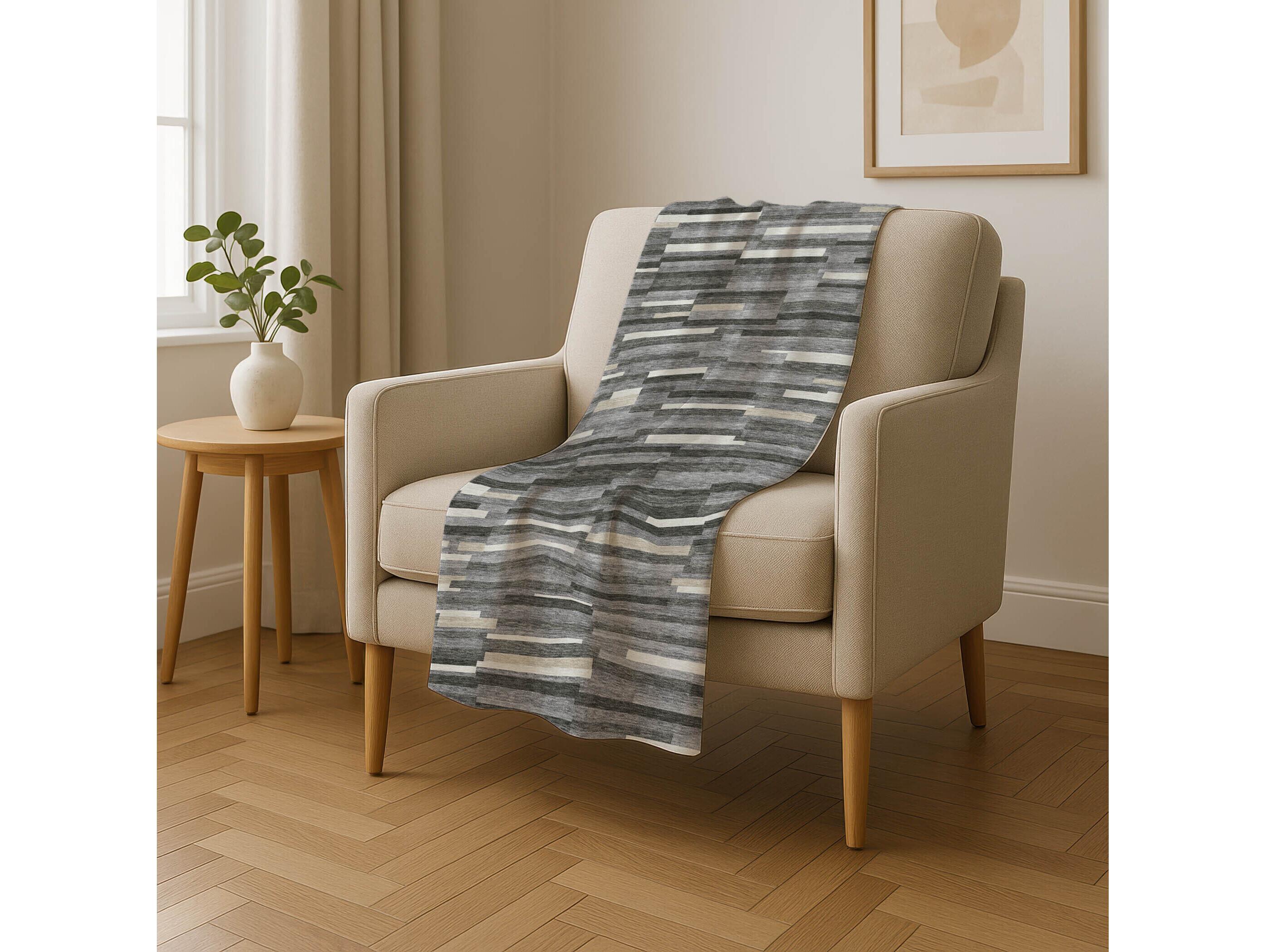 Dalyn Sherpa Gray Polyester Throw