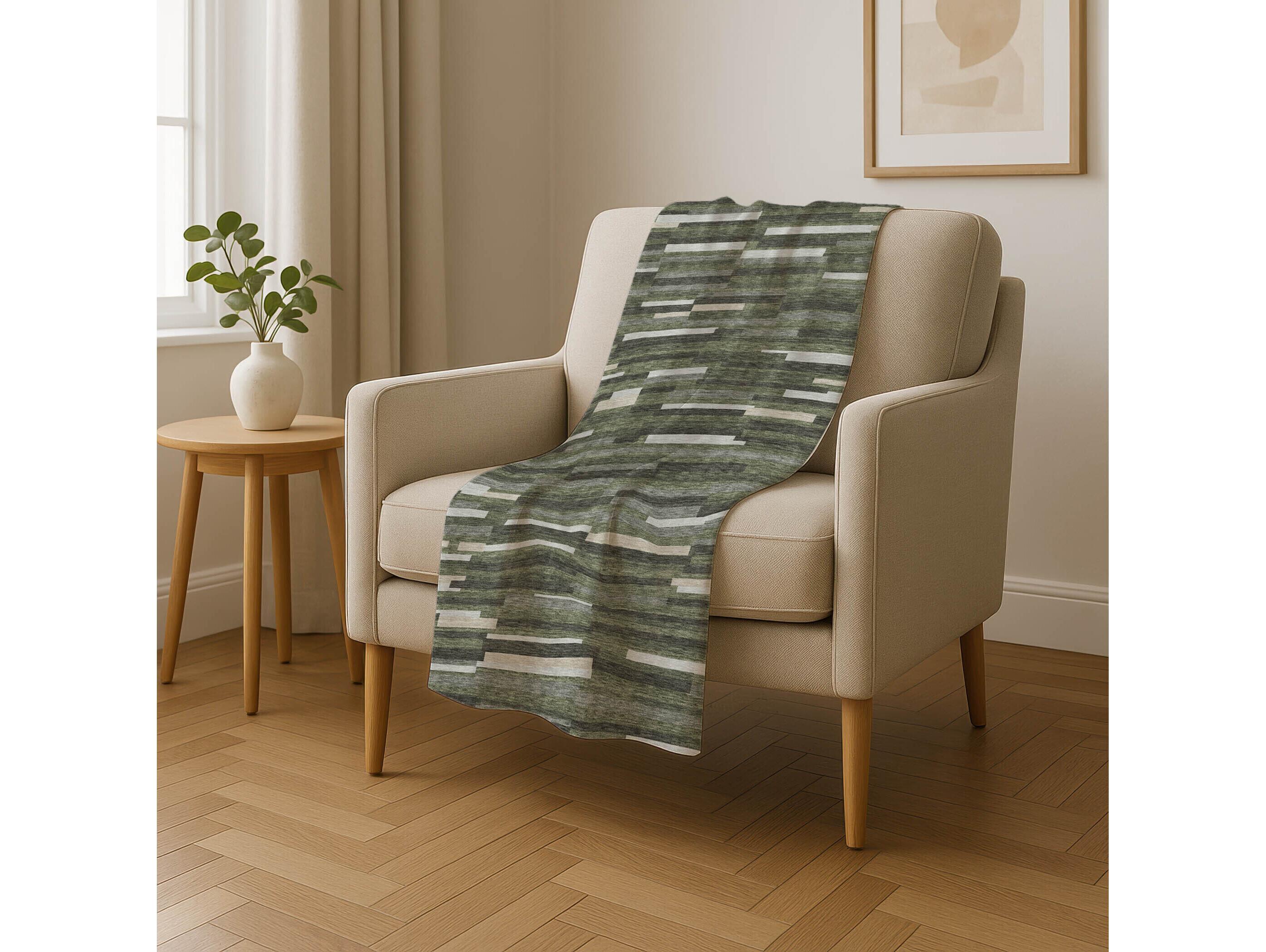 Dalyn Sherpa Green Polyester Throw