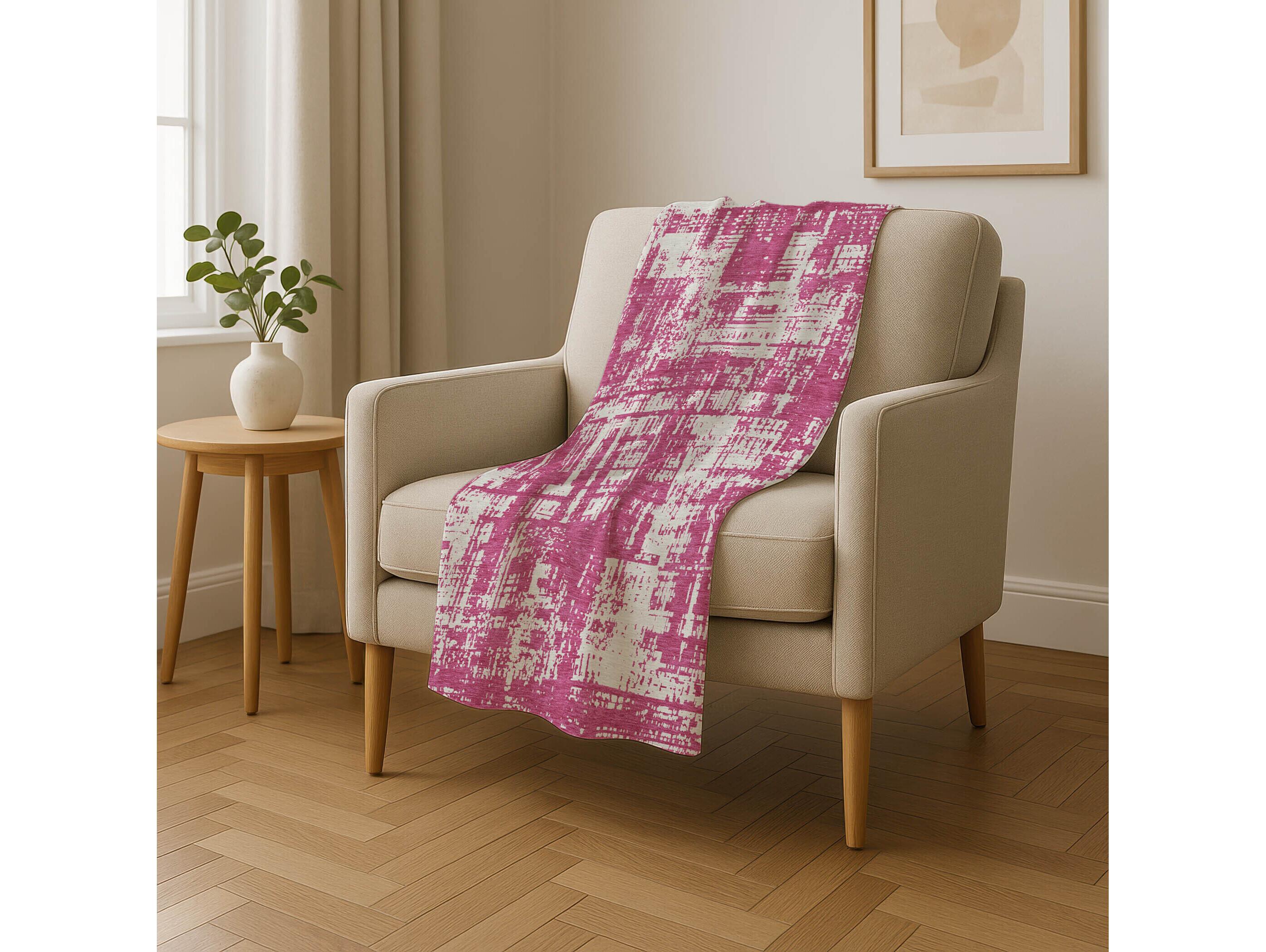 Dalyn Sherpa Pink Polyester Throw