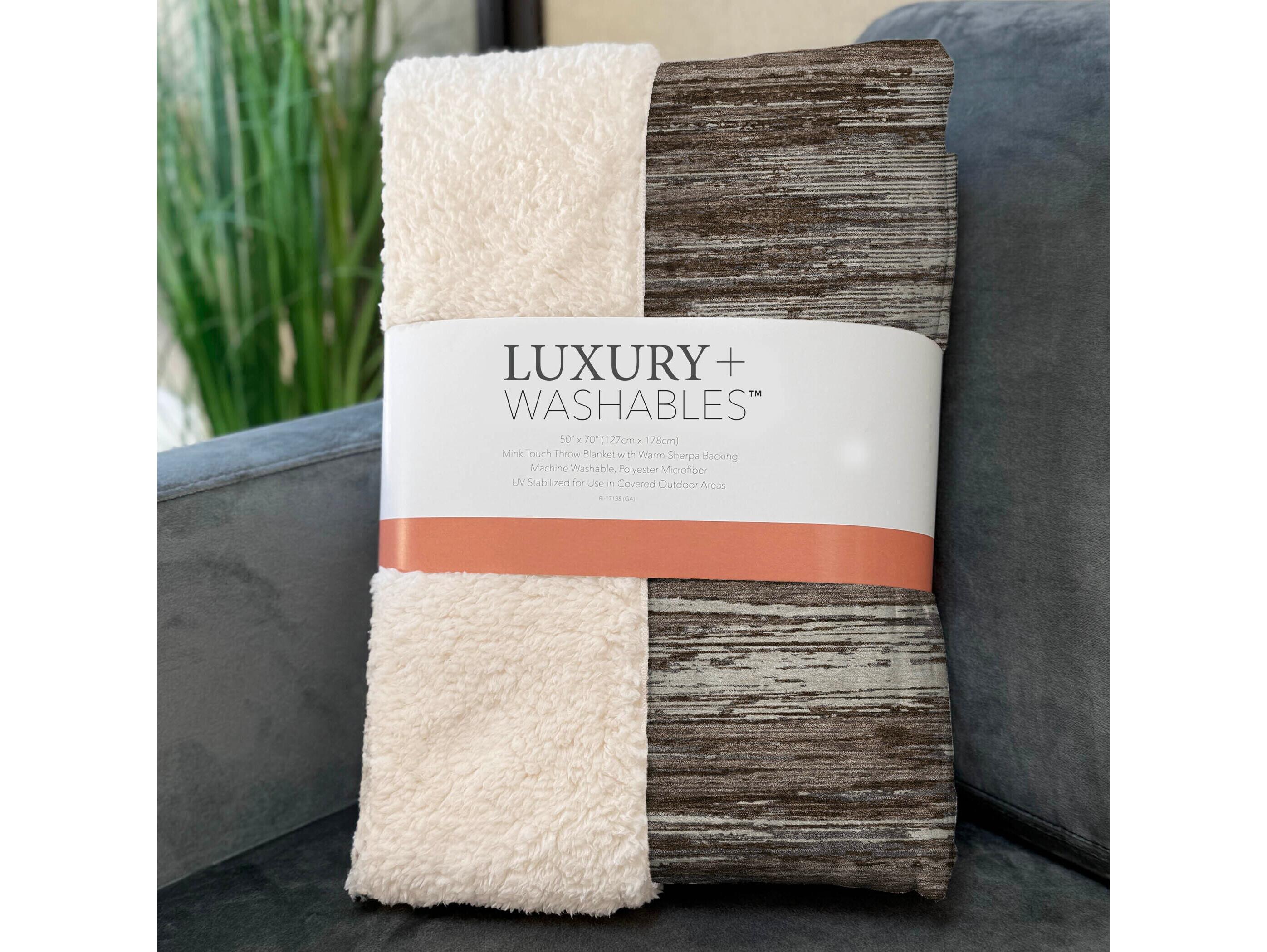 Dalyn Sherpa Brown Polyester Throw