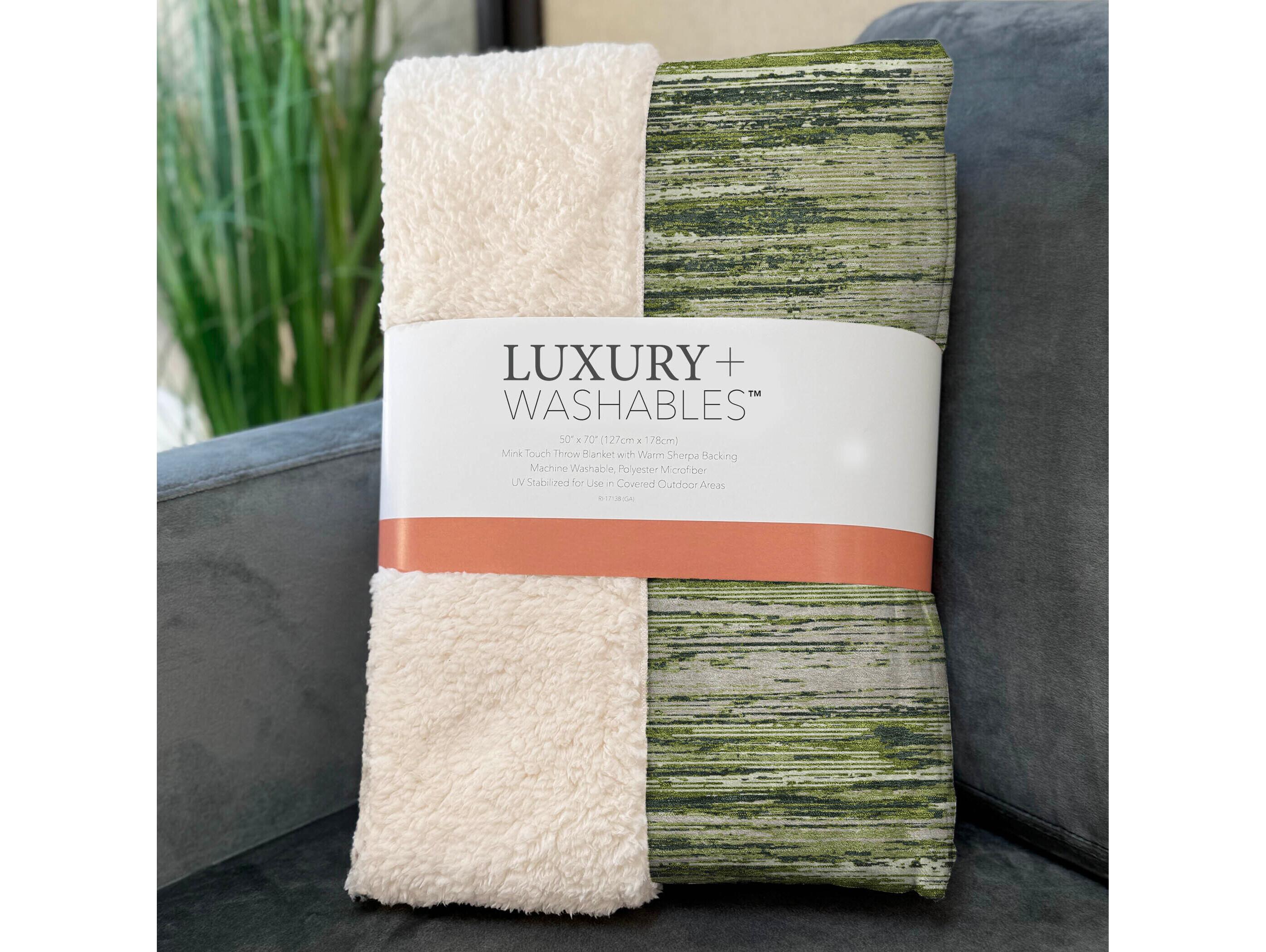 Dalyn Sherpa Green Polyester Throw