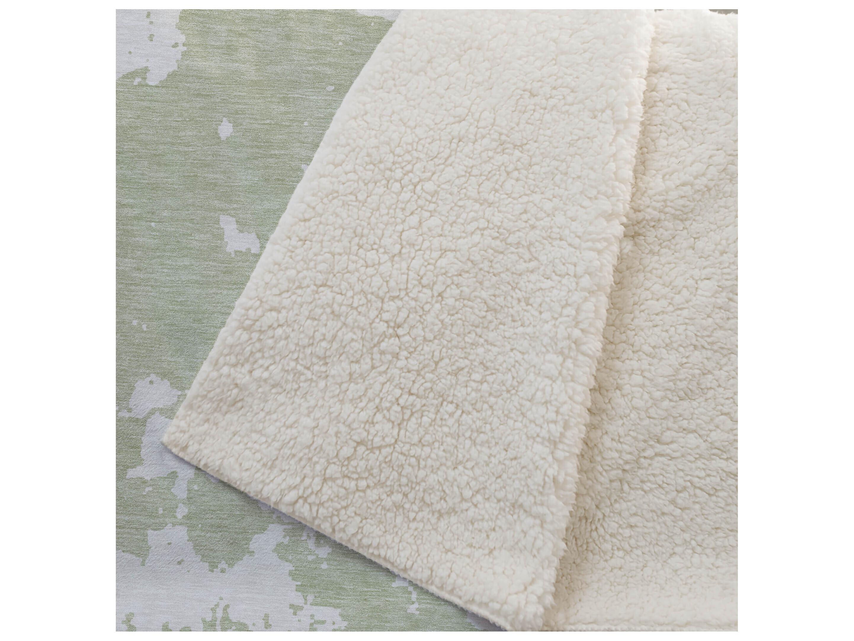 Dalyn Sherpa Green Polyester Throw