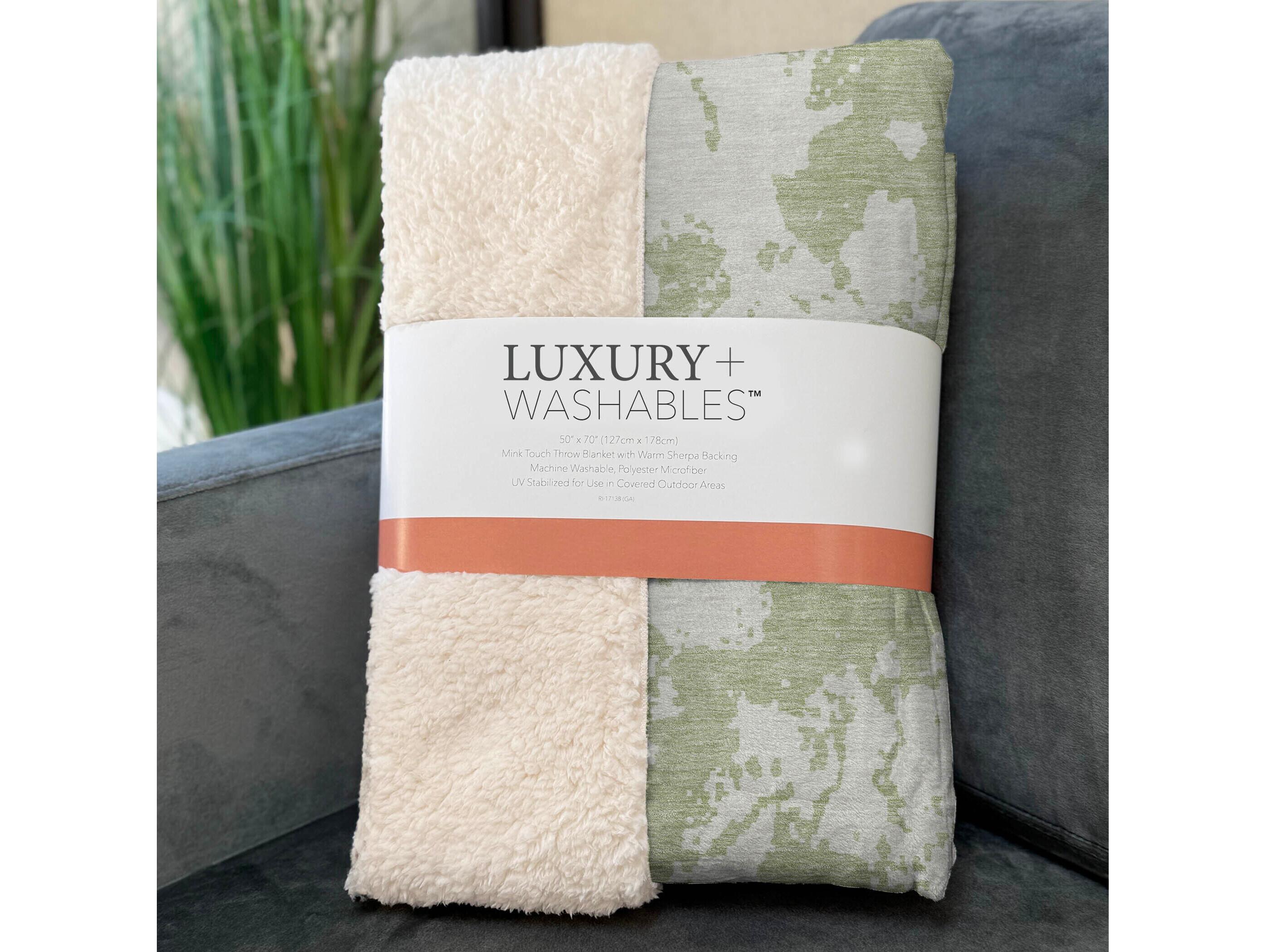 Dalyn Sherpa Green Polyester Throw