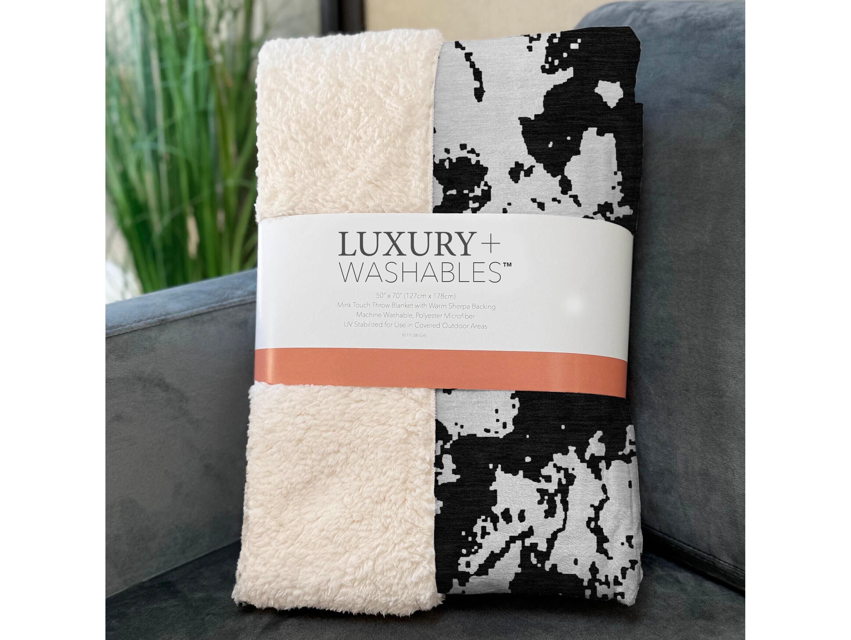 Dalyn Sherpa Black Polyester Throw