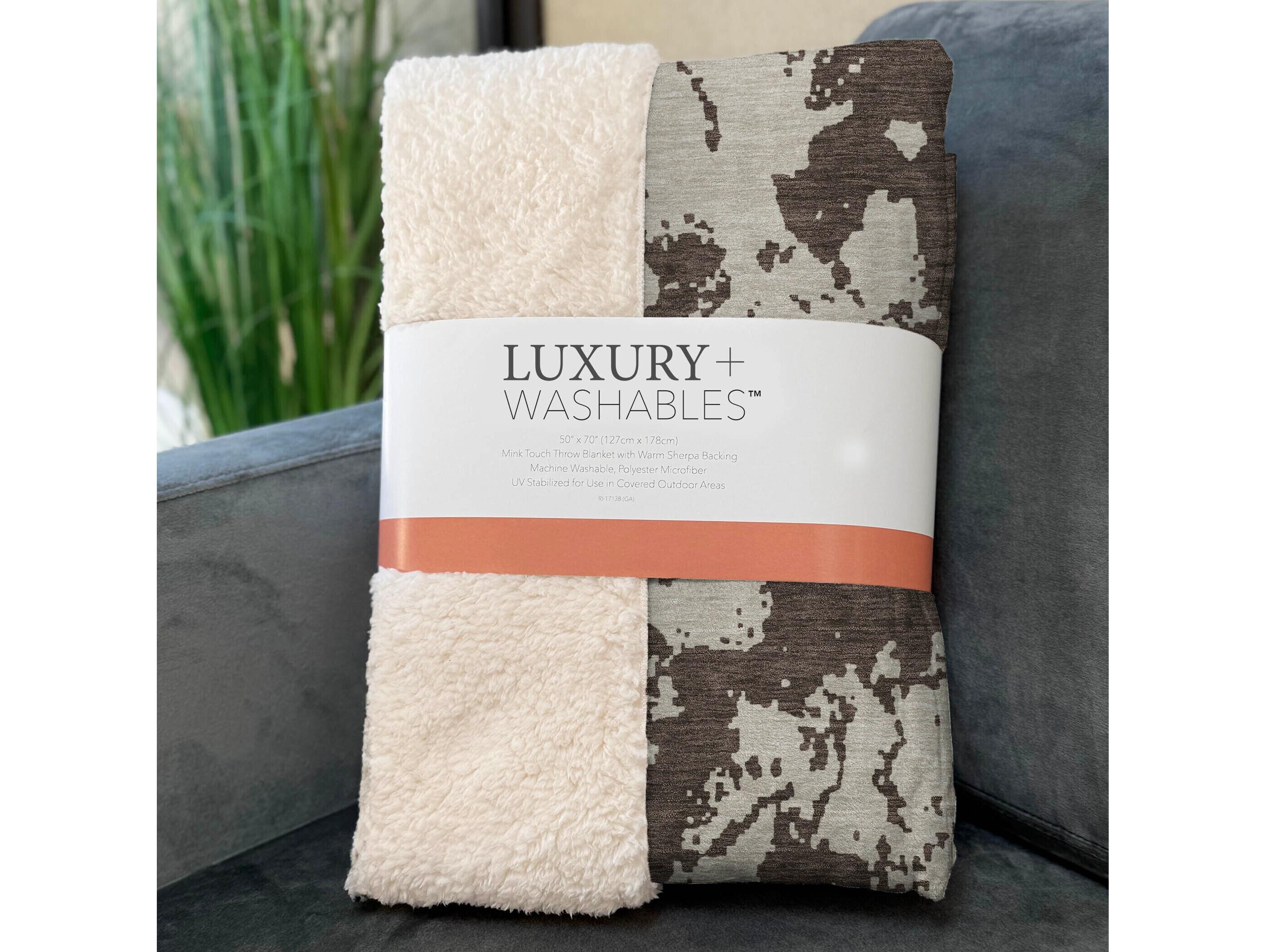 Dalyn Sherpa Brown Polyester Throw