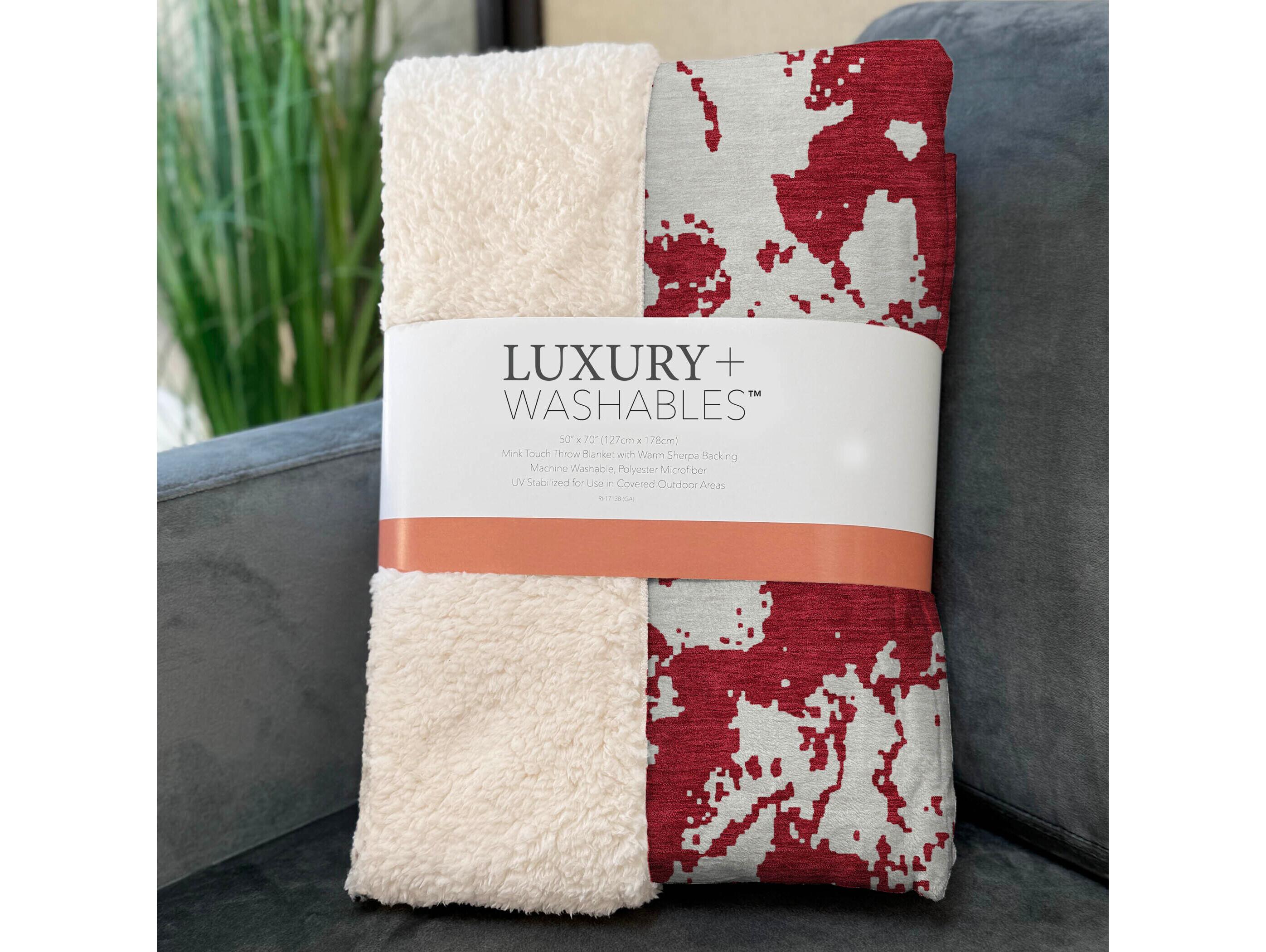 Dalyn Sherpa Red Polyester Throw