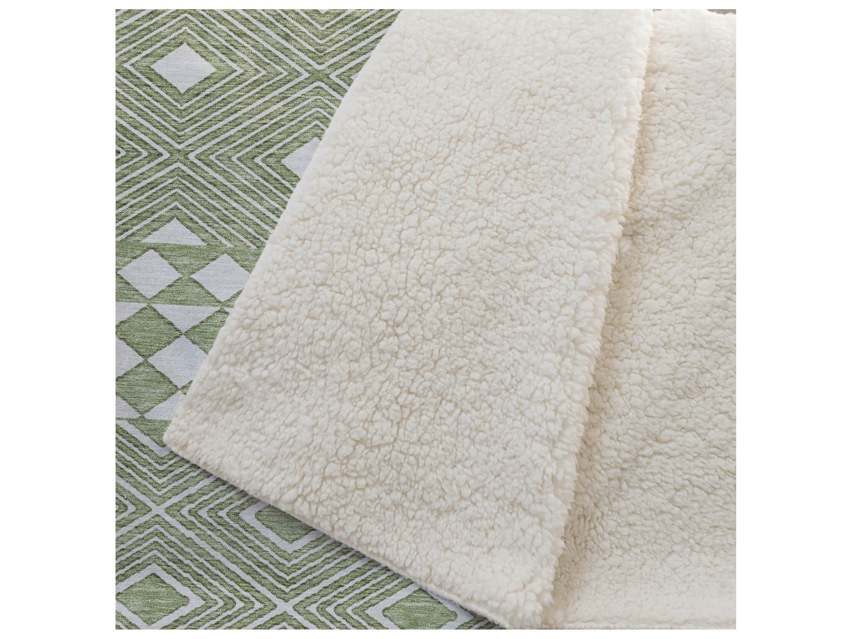 Dalyn Sherpa Green Polyester Throw