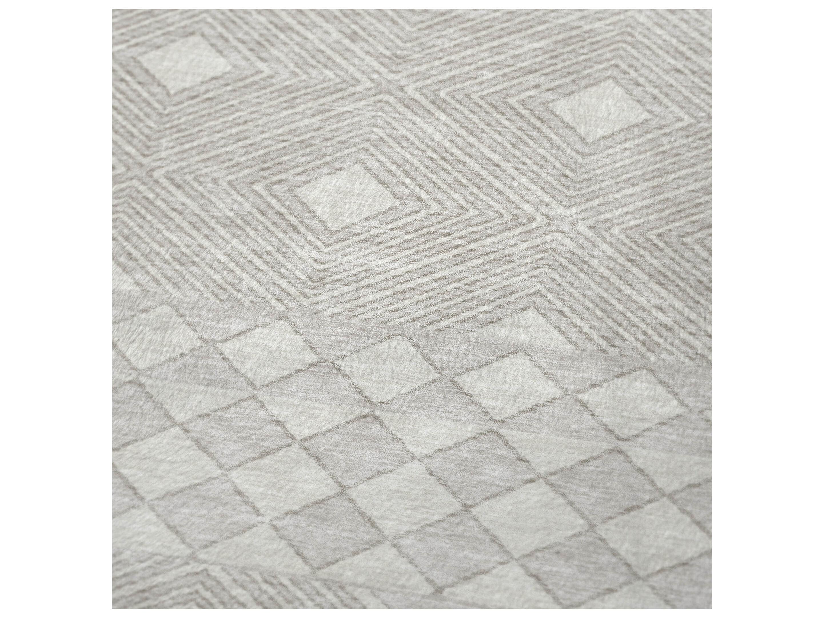 Dalyn Sherpa Ivory Polyester Throw