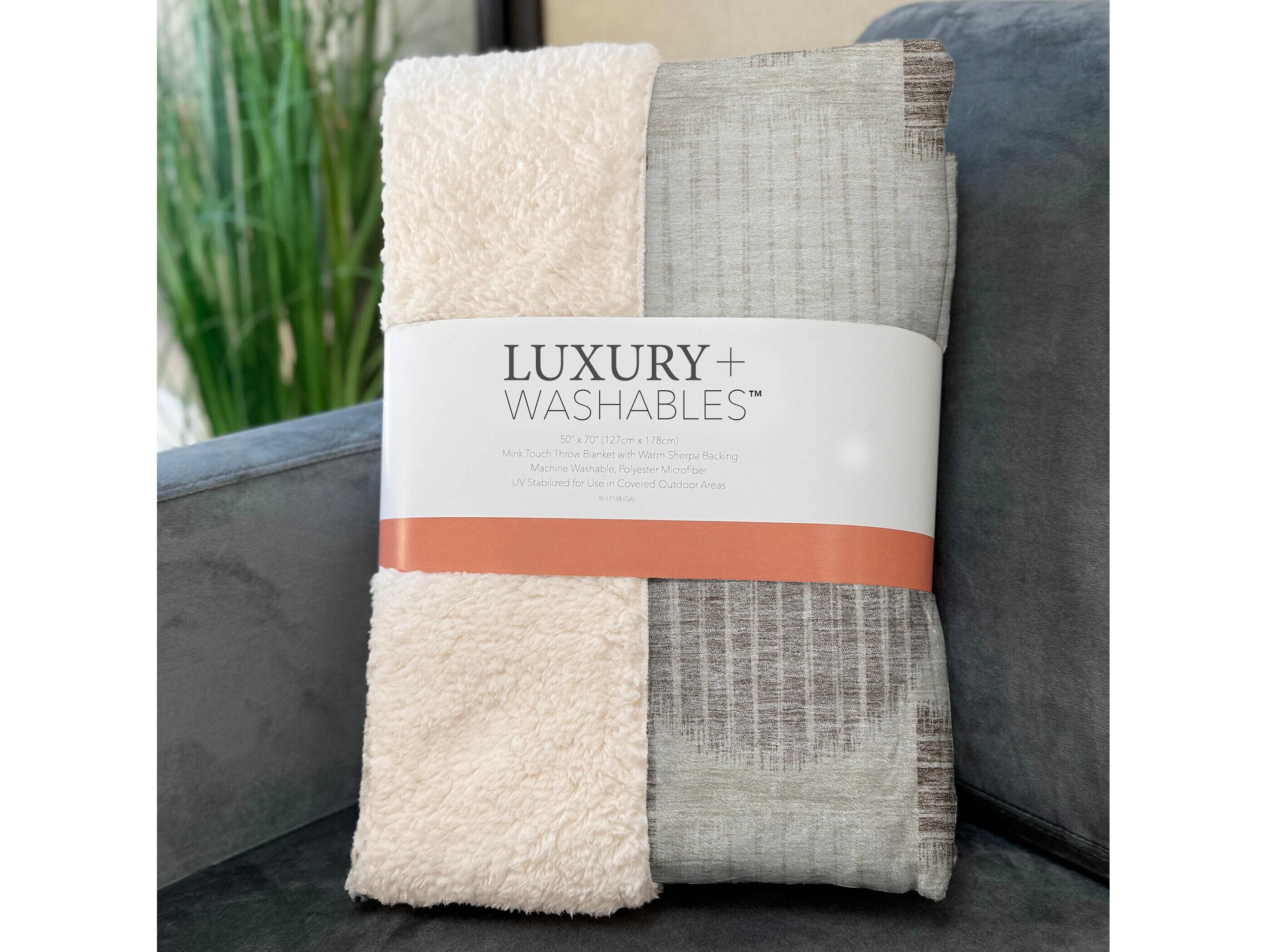 Dalyn Sherpa Brown Polyester Throw