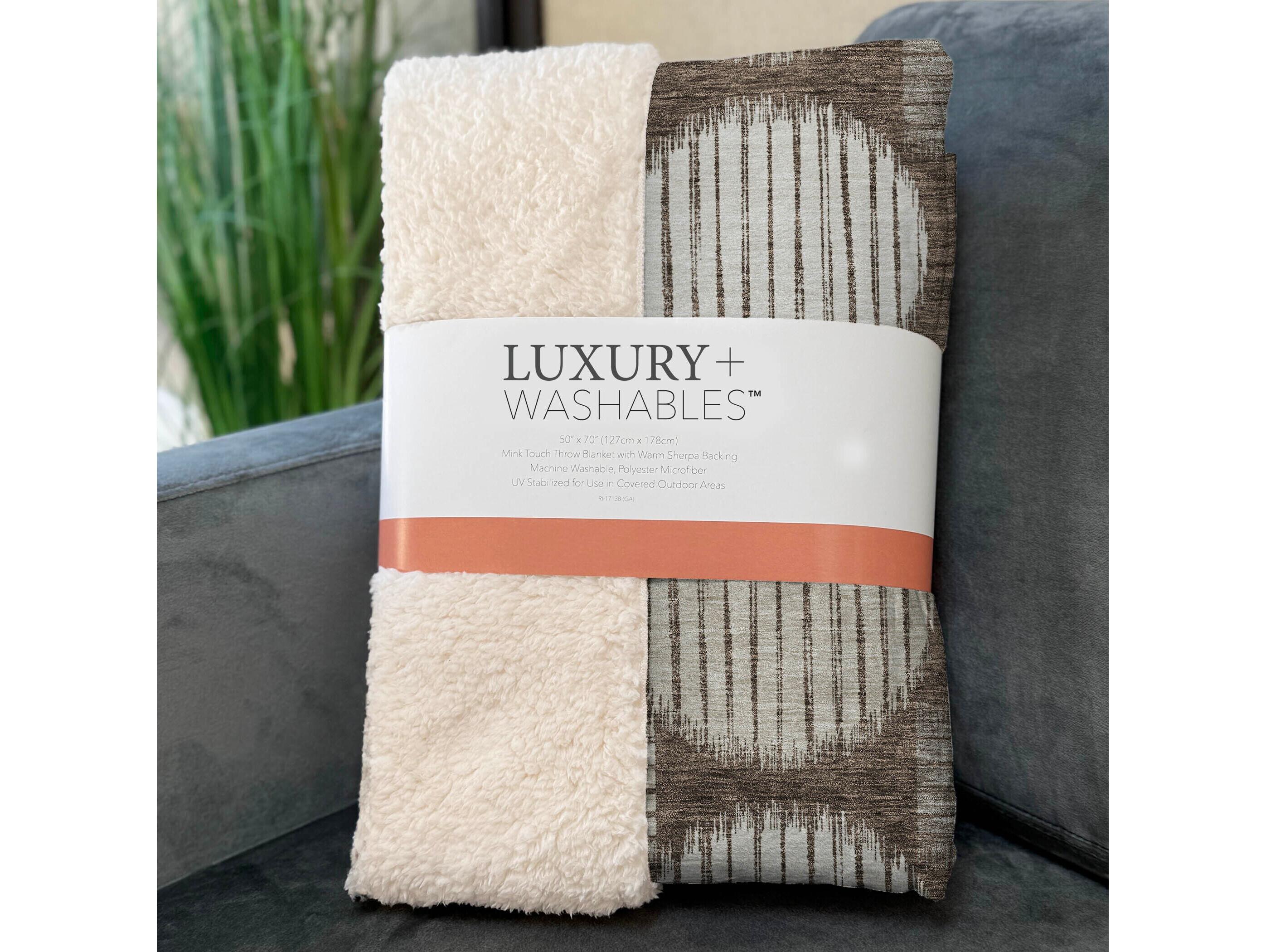 Dalyn Sherpa Brown Polyester Throw