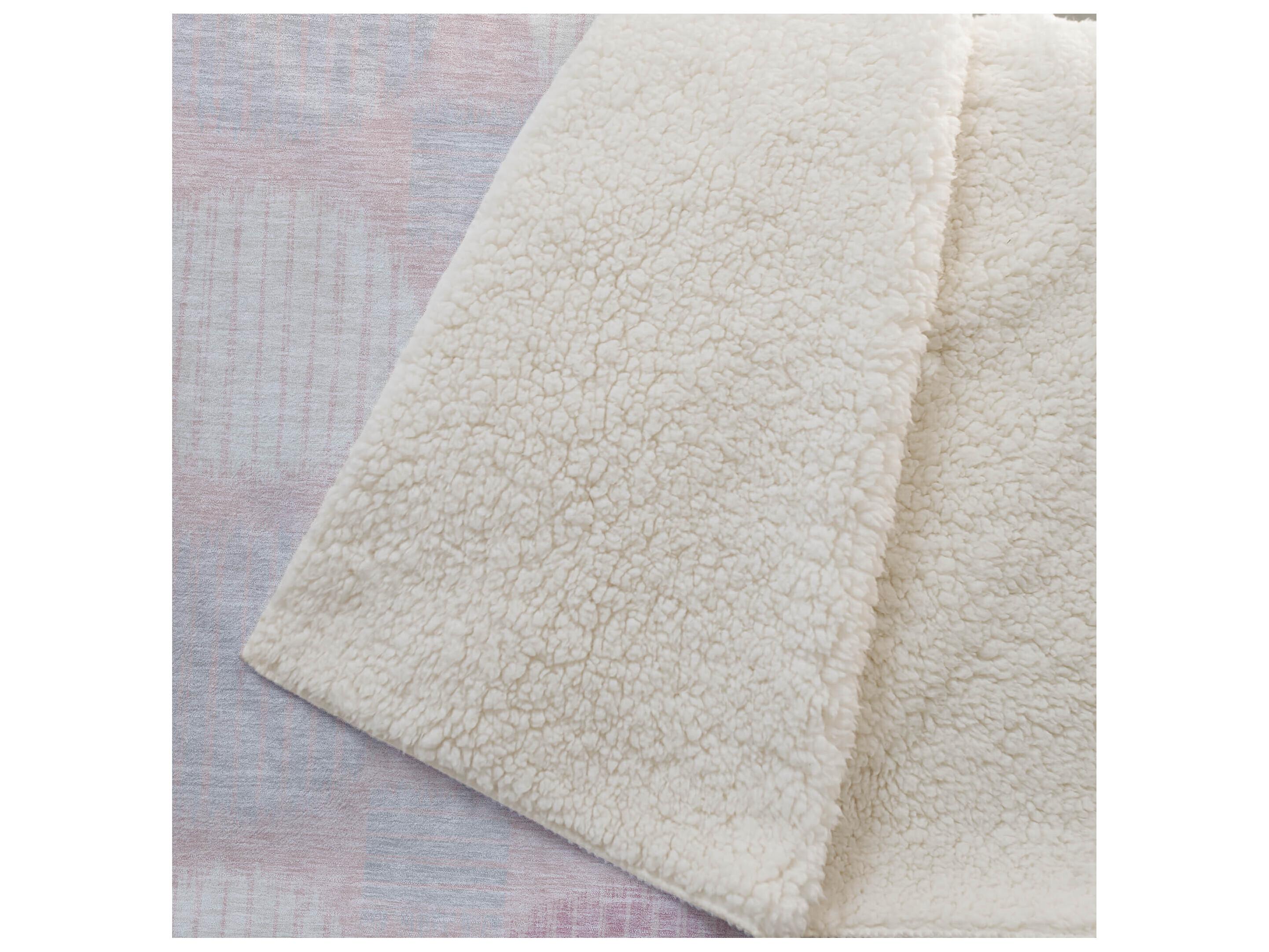 Dalyn Sherpa Pink Polyester Throw