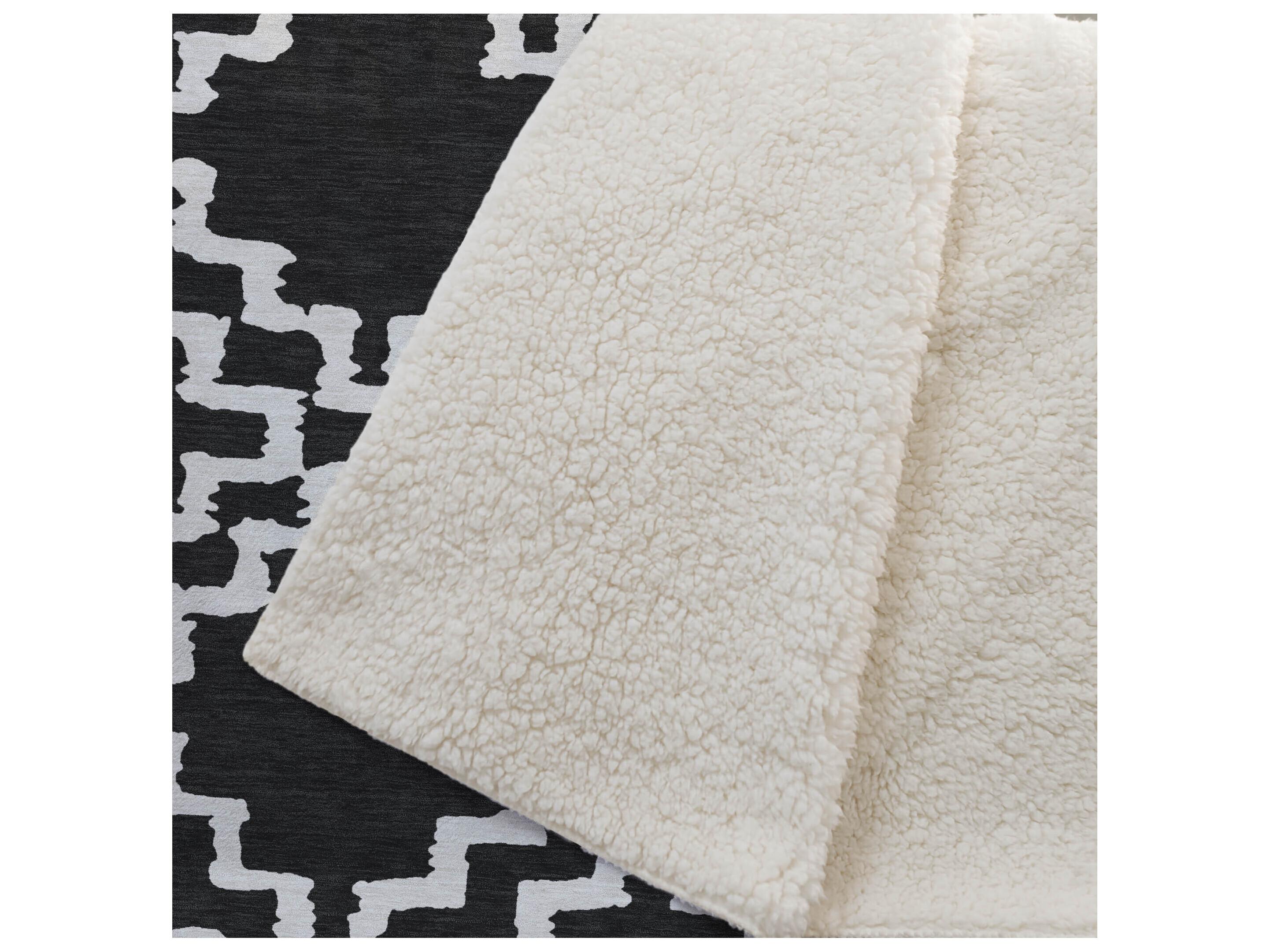 Dalyn Sherpa Black Polyester Throw