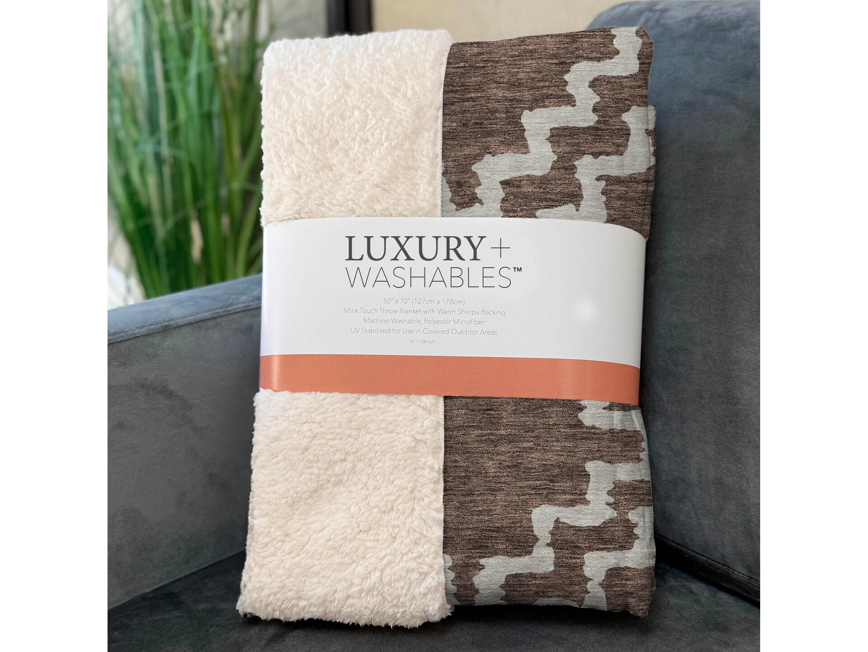 Dalyn Sherpa Brown Polyester Throw