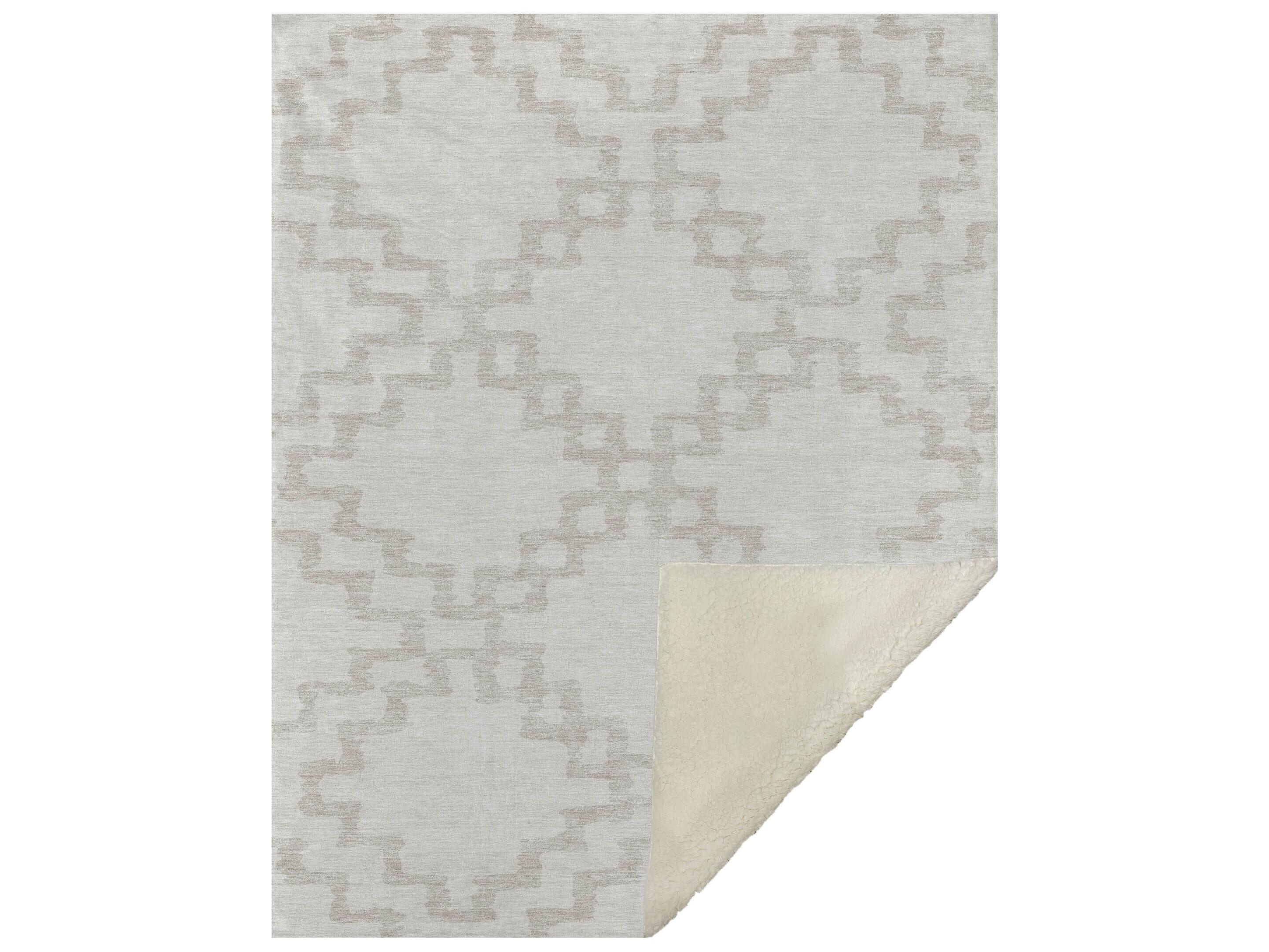 Dalyn Sherpa Ivory Polyester Throw