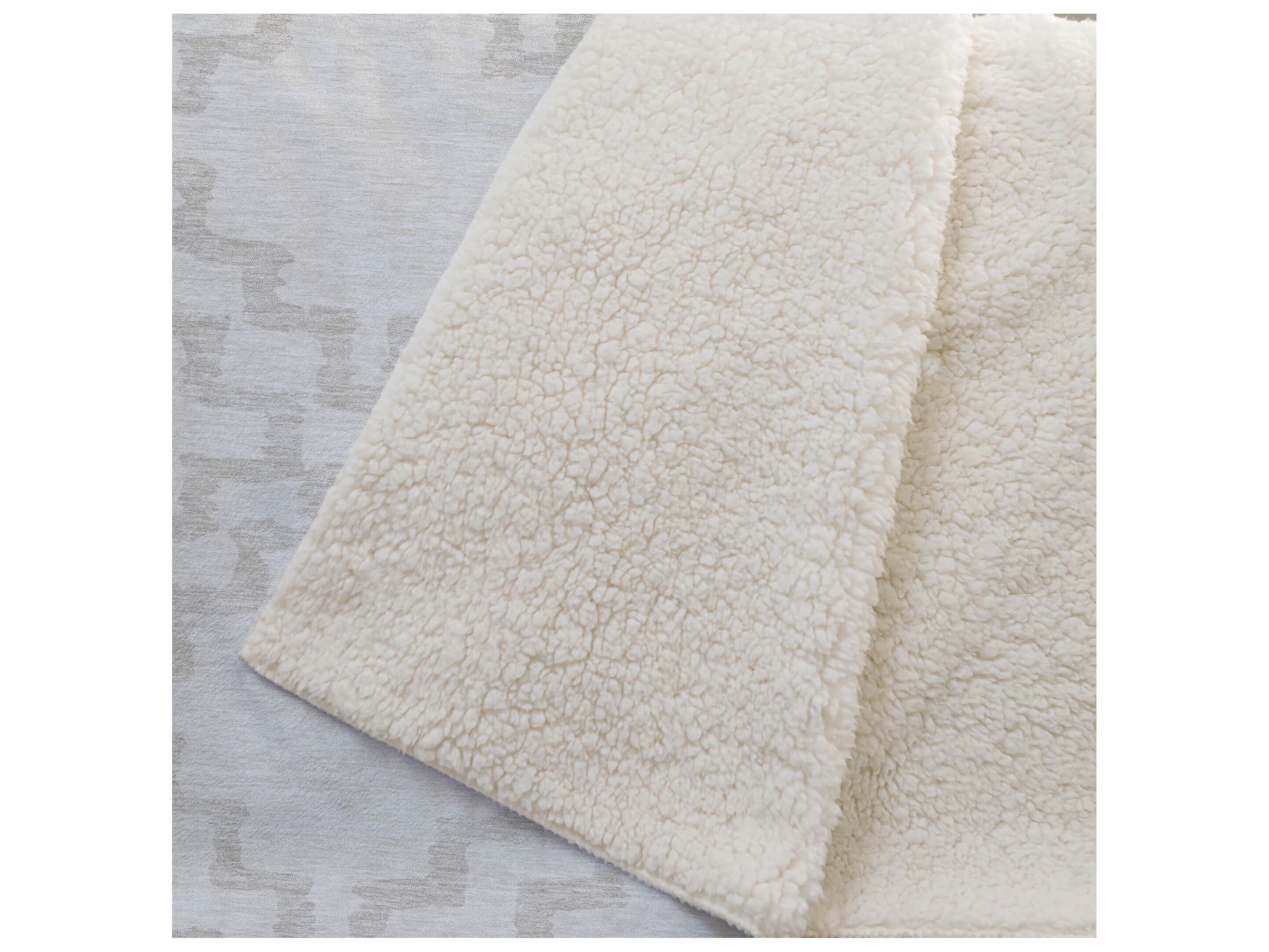 Dalyn Sherpa Ivory Polyester Throw