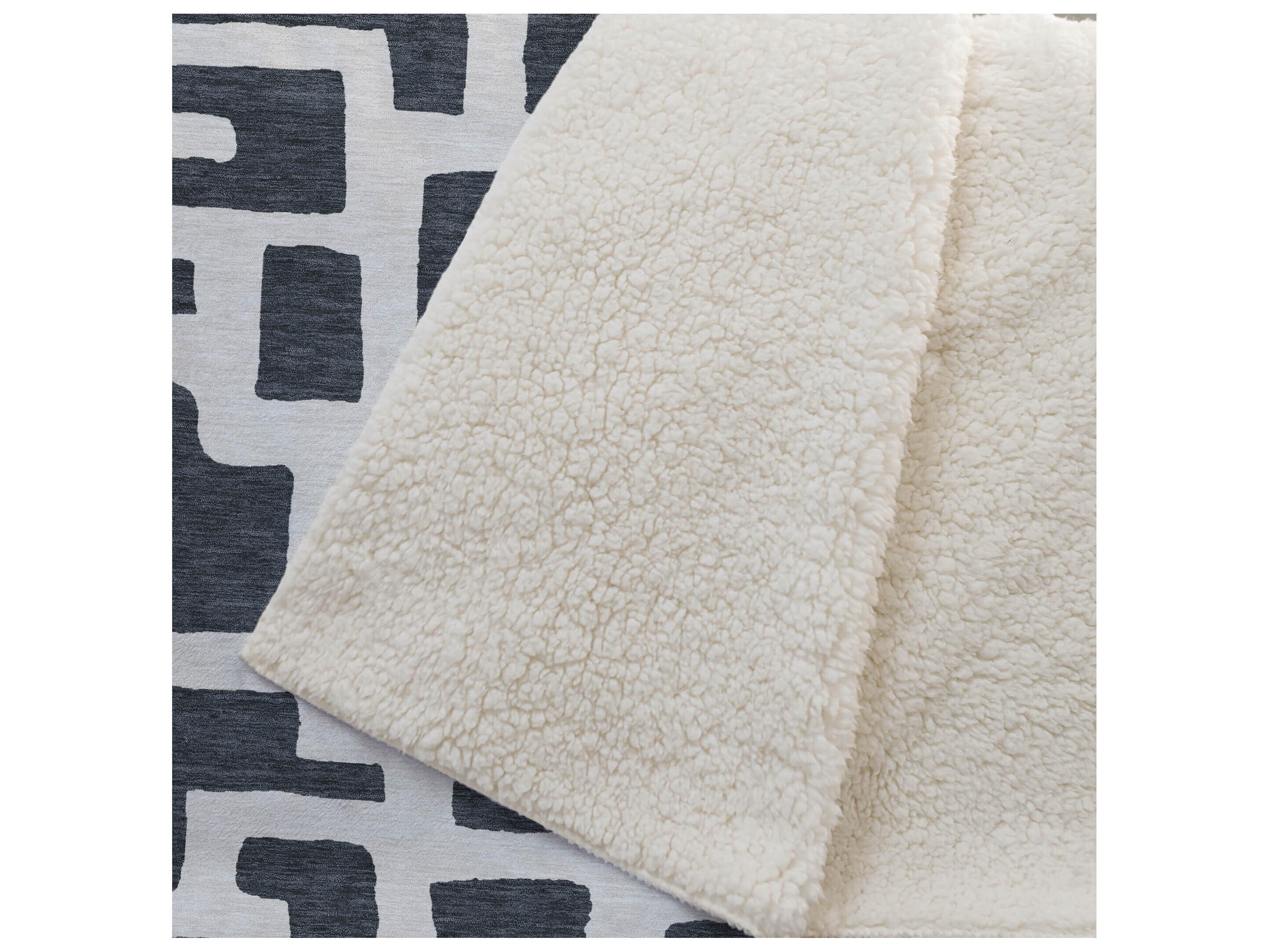 Dalyn Sherpa Black Polyester Throw