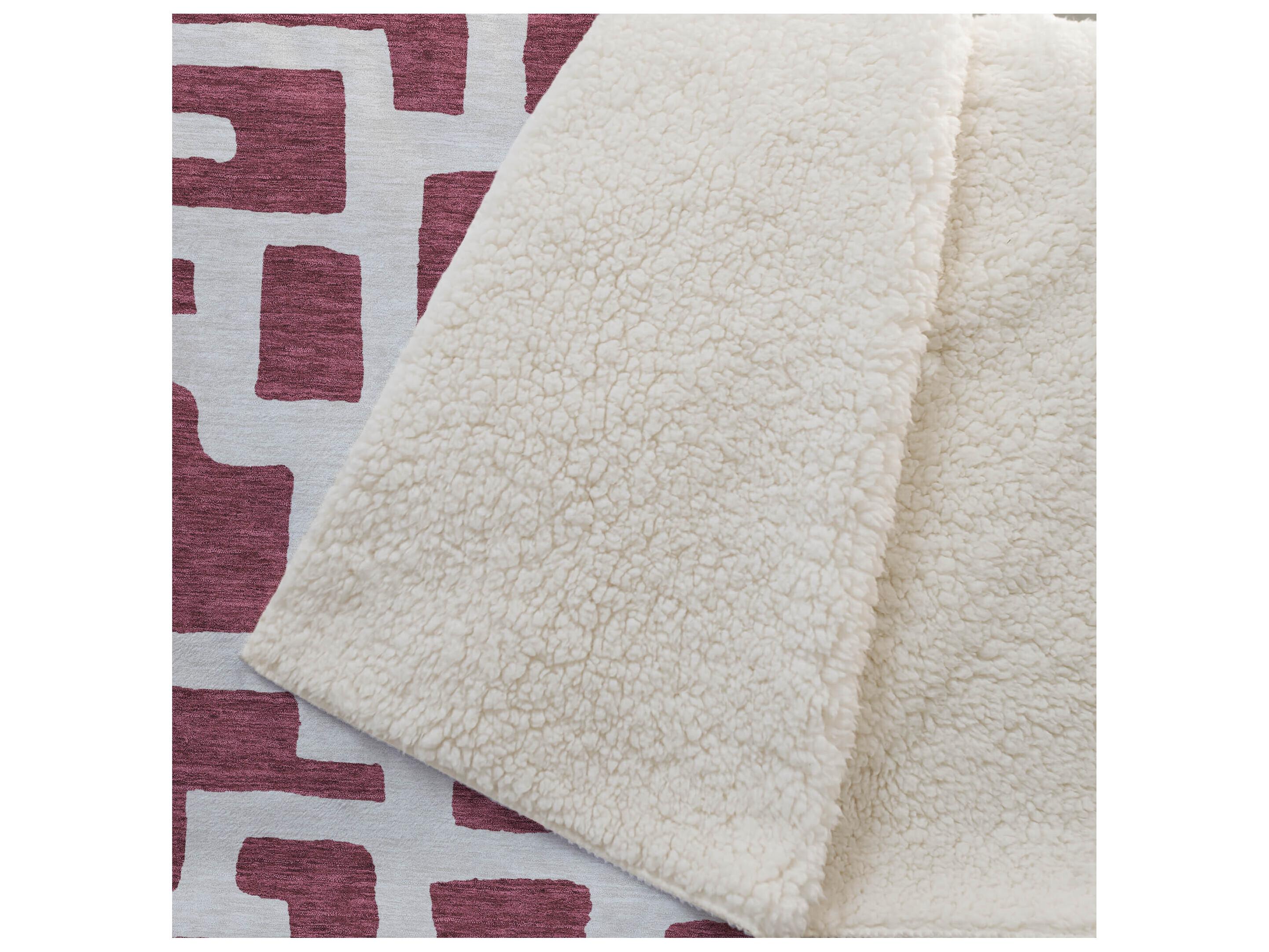 Dalyn Sherpa Red Polyester Throw