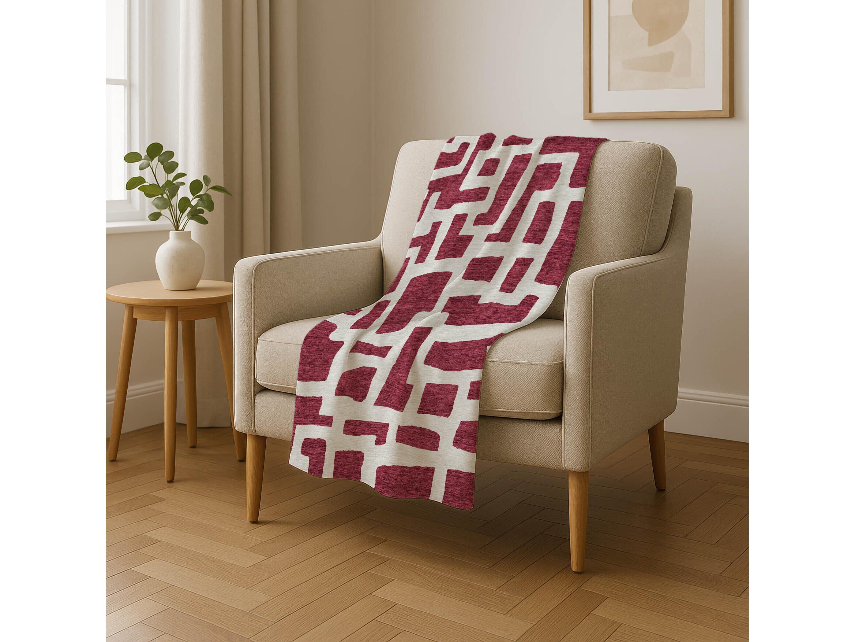 Dalyn Sherpa Red Polyester Throw