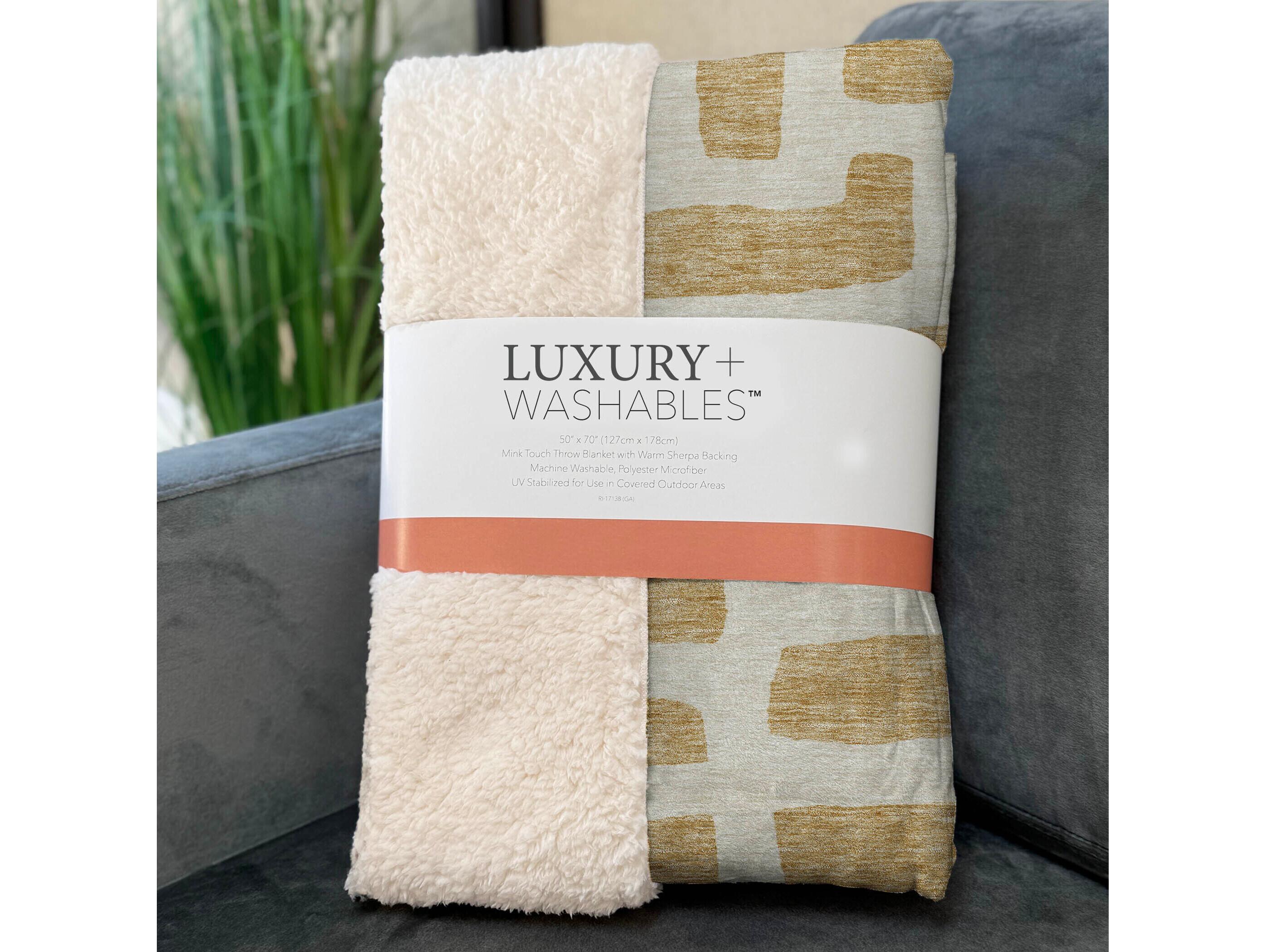 Dalyn Sherpa Gold Polyester Throw