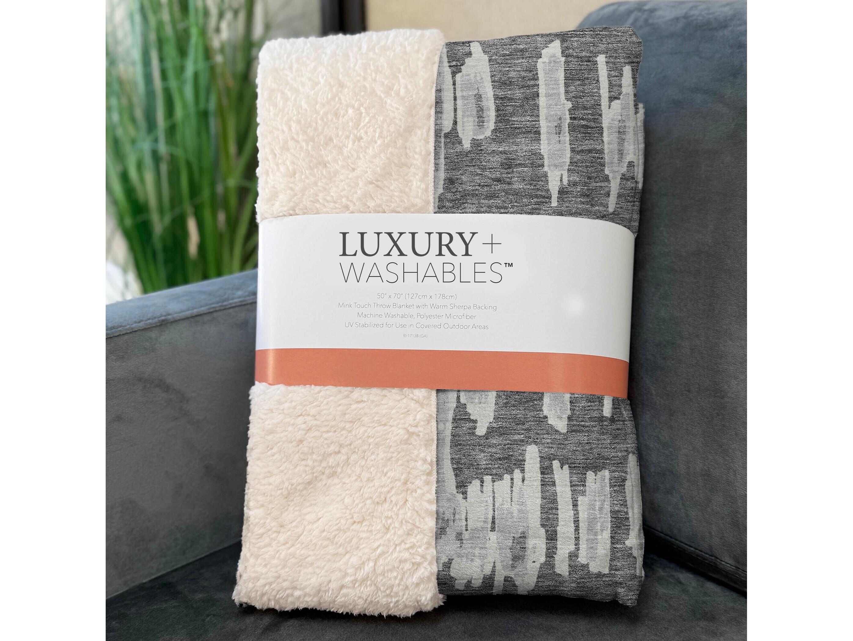 Dalyn Sherpa Gray Polyester Throw