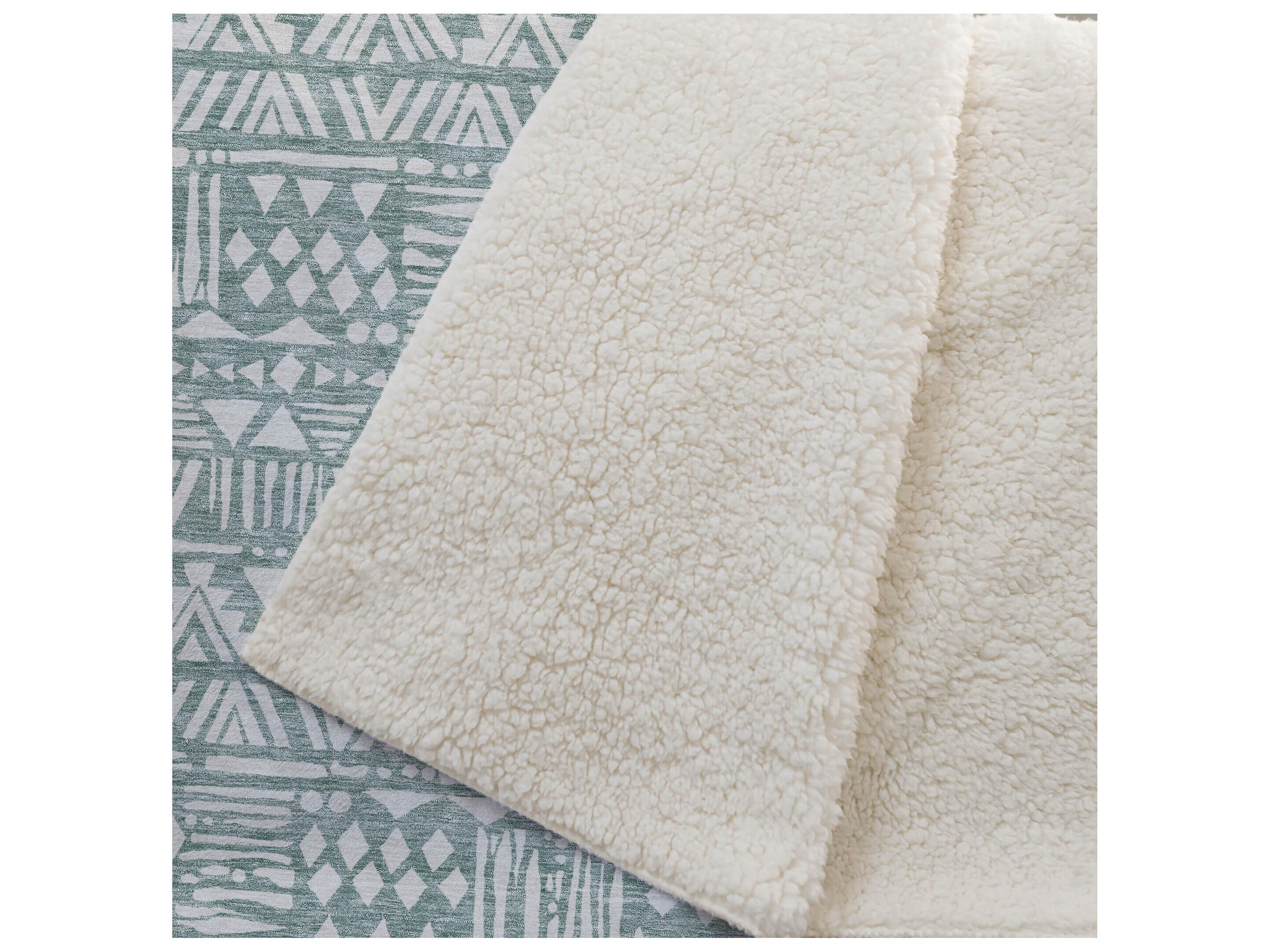 Dalyn Sherpa Green Polyester Throw