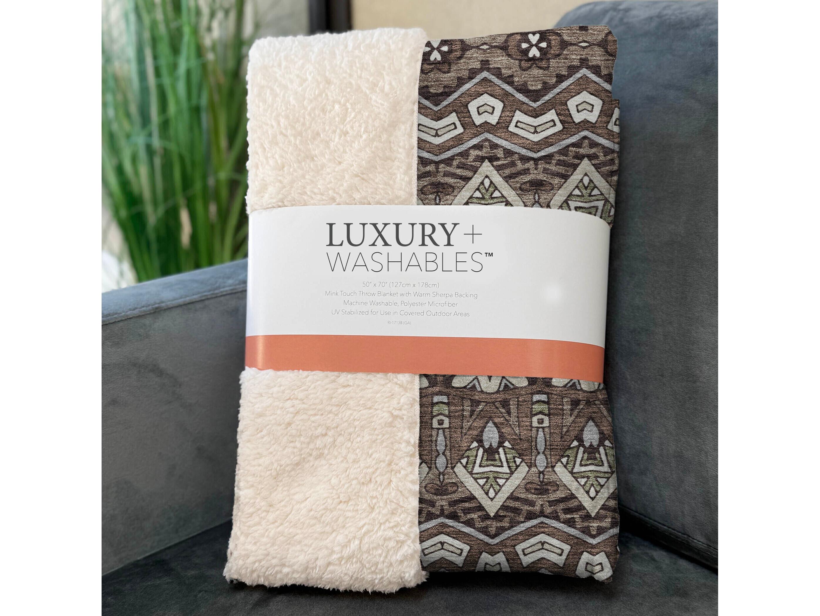 Dalyn Sherpa Brown Polyester Throw