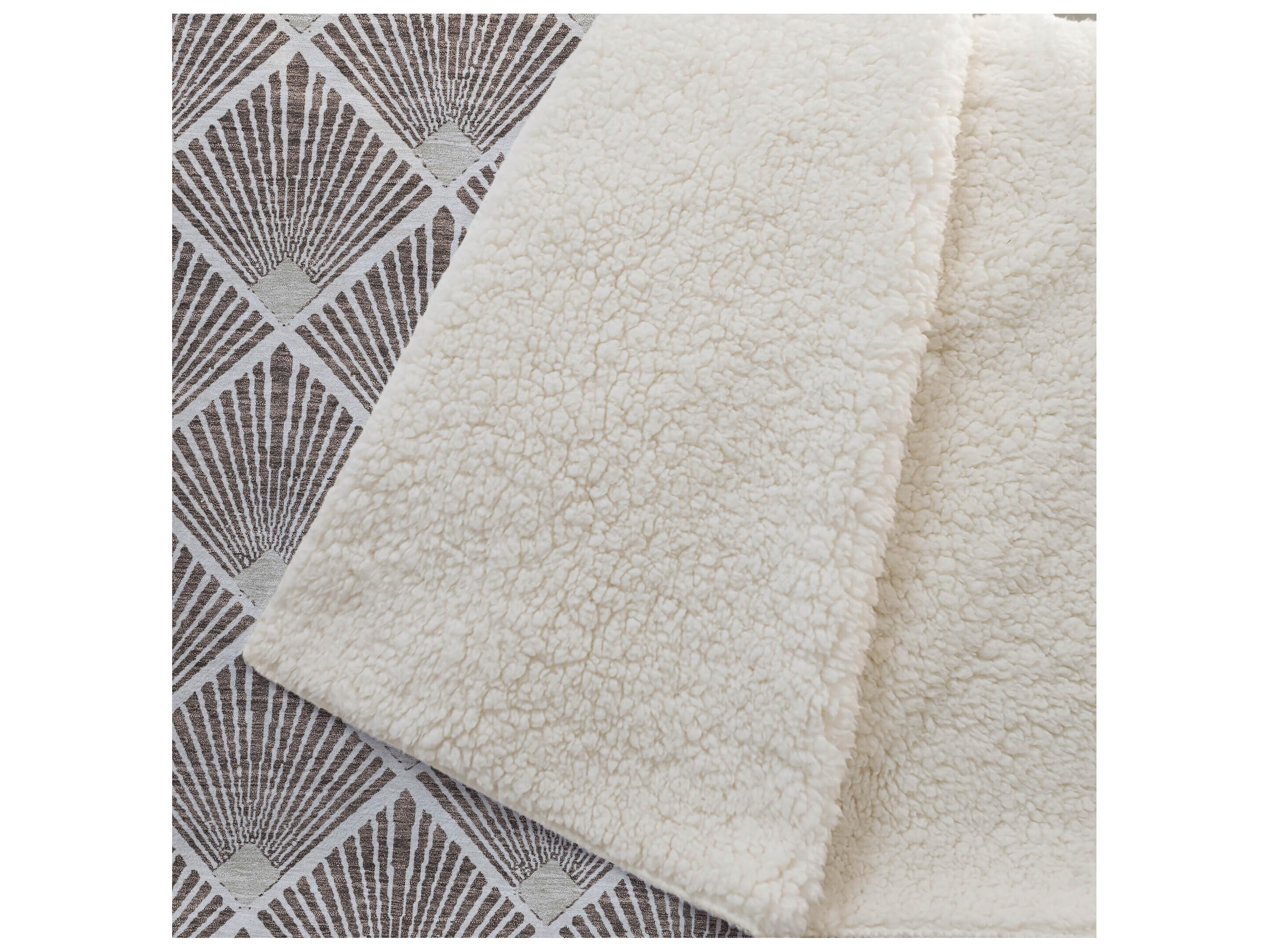 Dalyn Sherpa Brown Polyester Throw