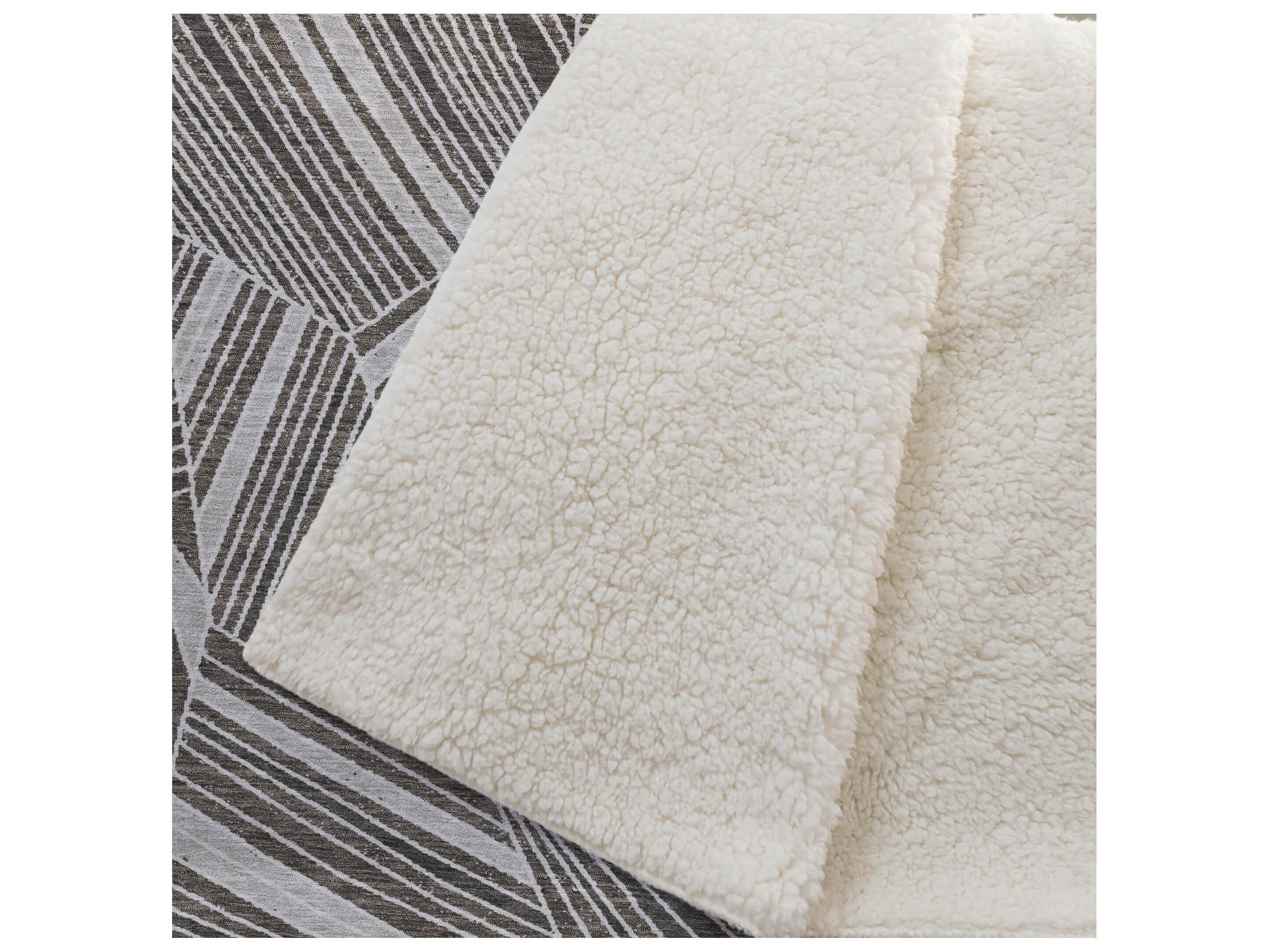 Dalyn Sherpa Brown Polyester Throw