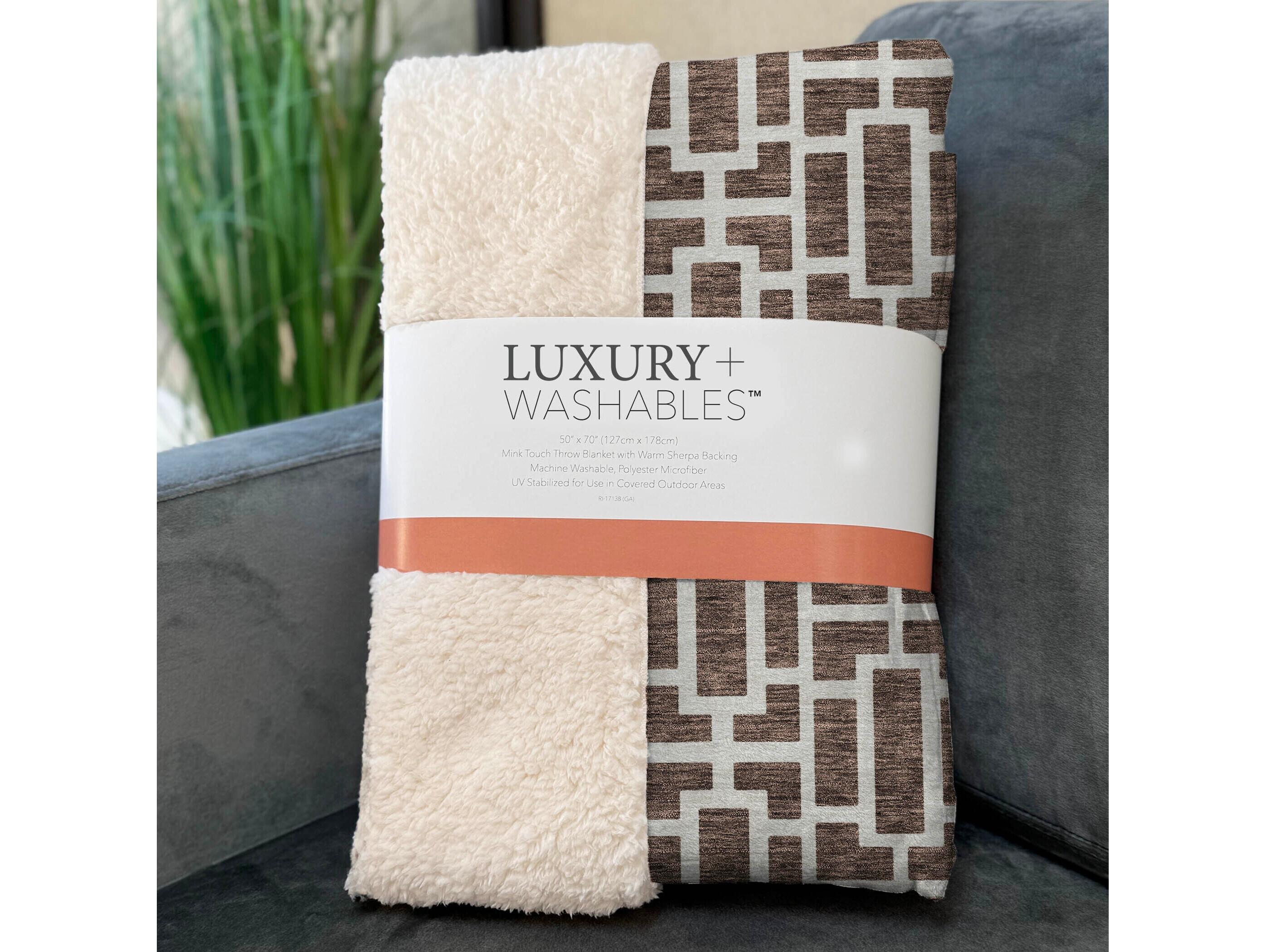 Dalyn Sherpa Brown Polyester Throw