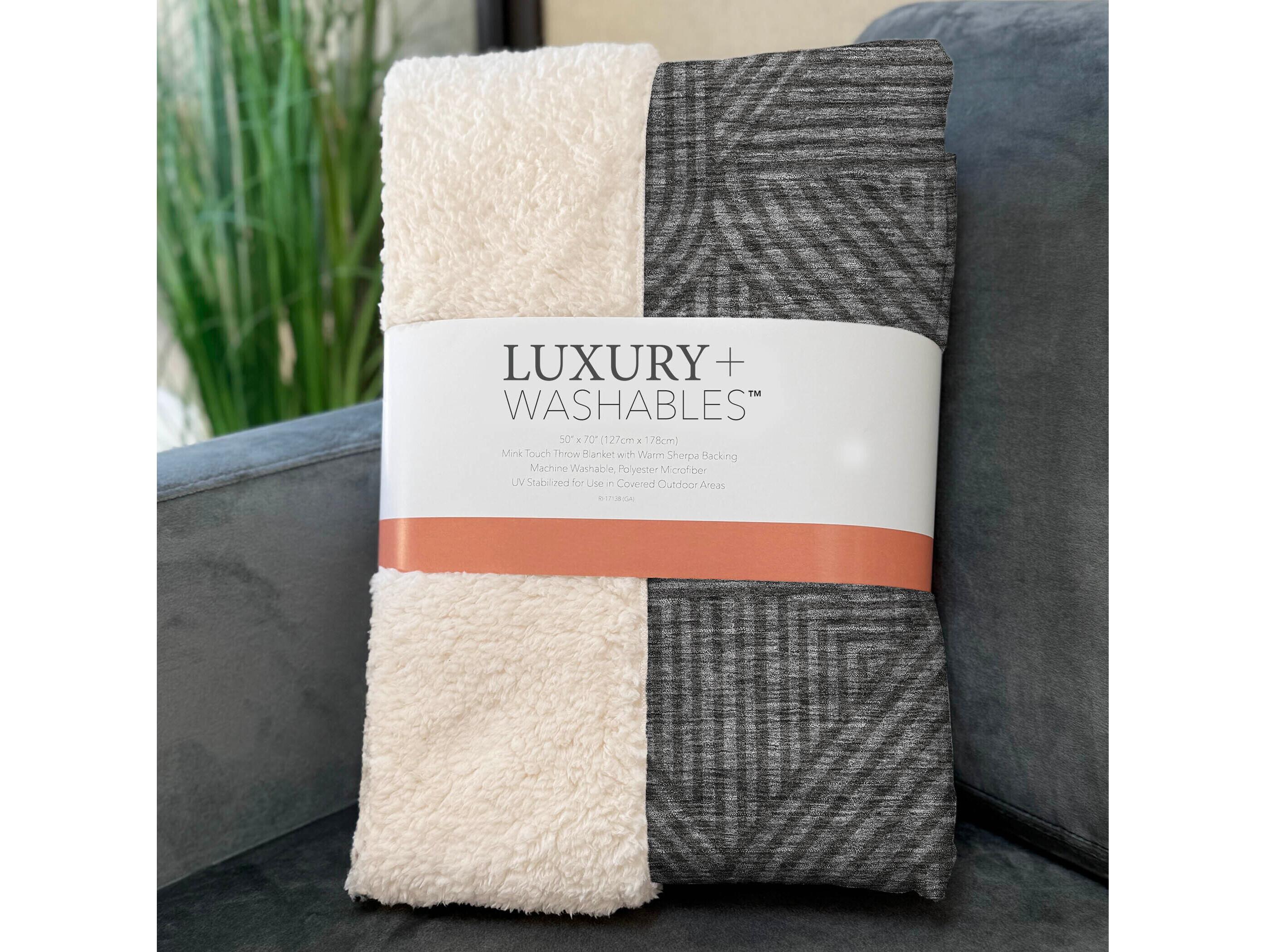 Dalyn Sherpa Gray Polyester Throw