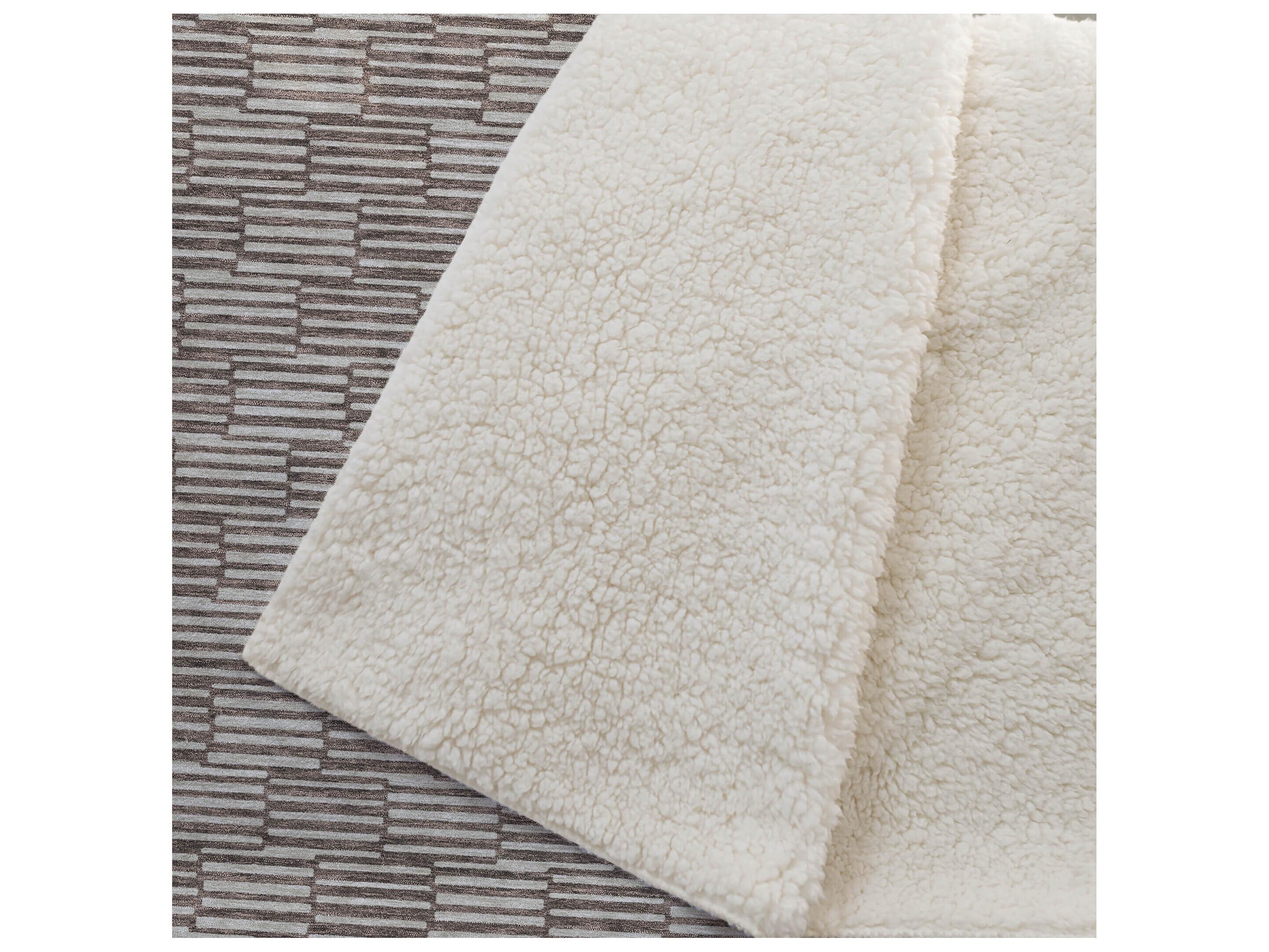 Dalyn Sherpa Brown Polyester Throw
