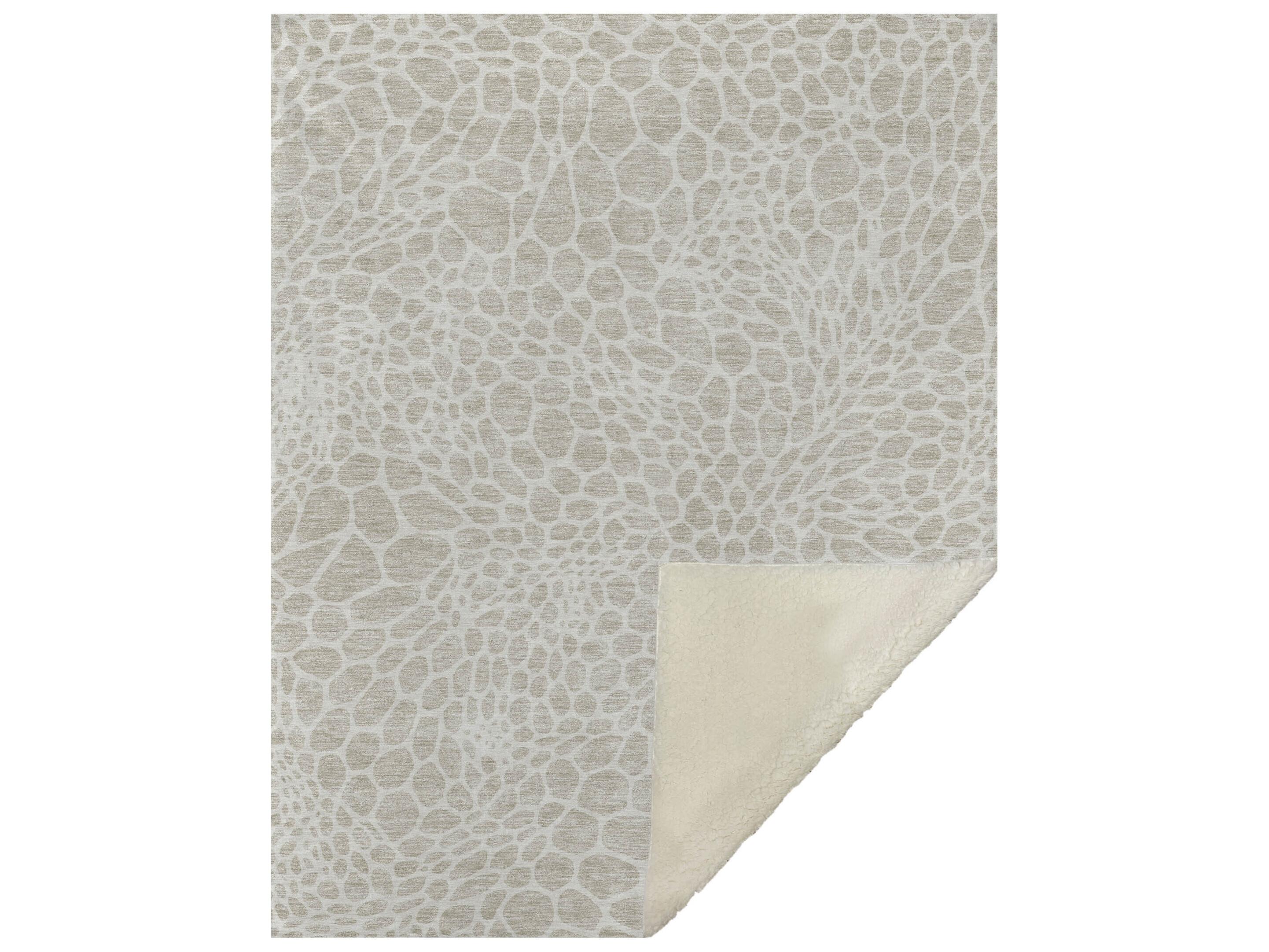 Dalyn Sherpa Brown Polyester Throw