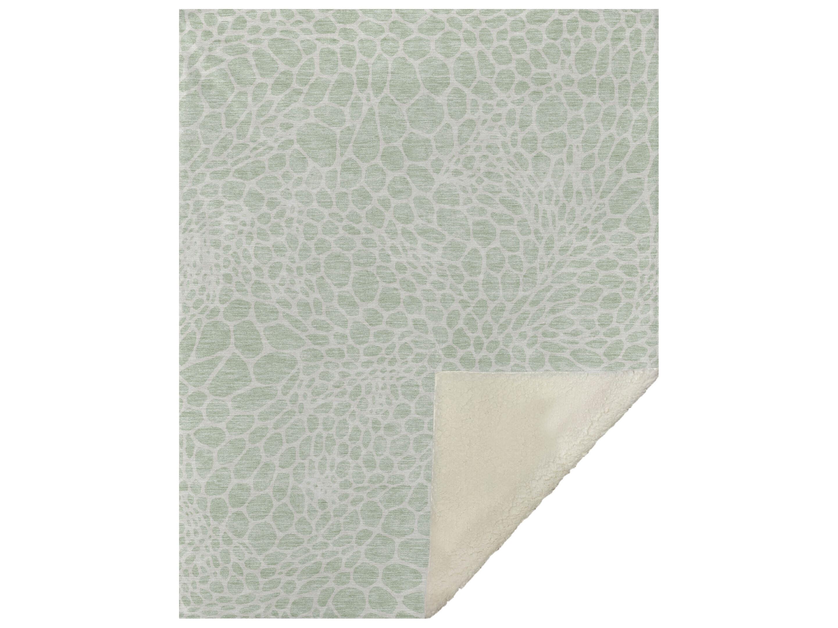 Dalyn Sherpa Green Polyester Throw