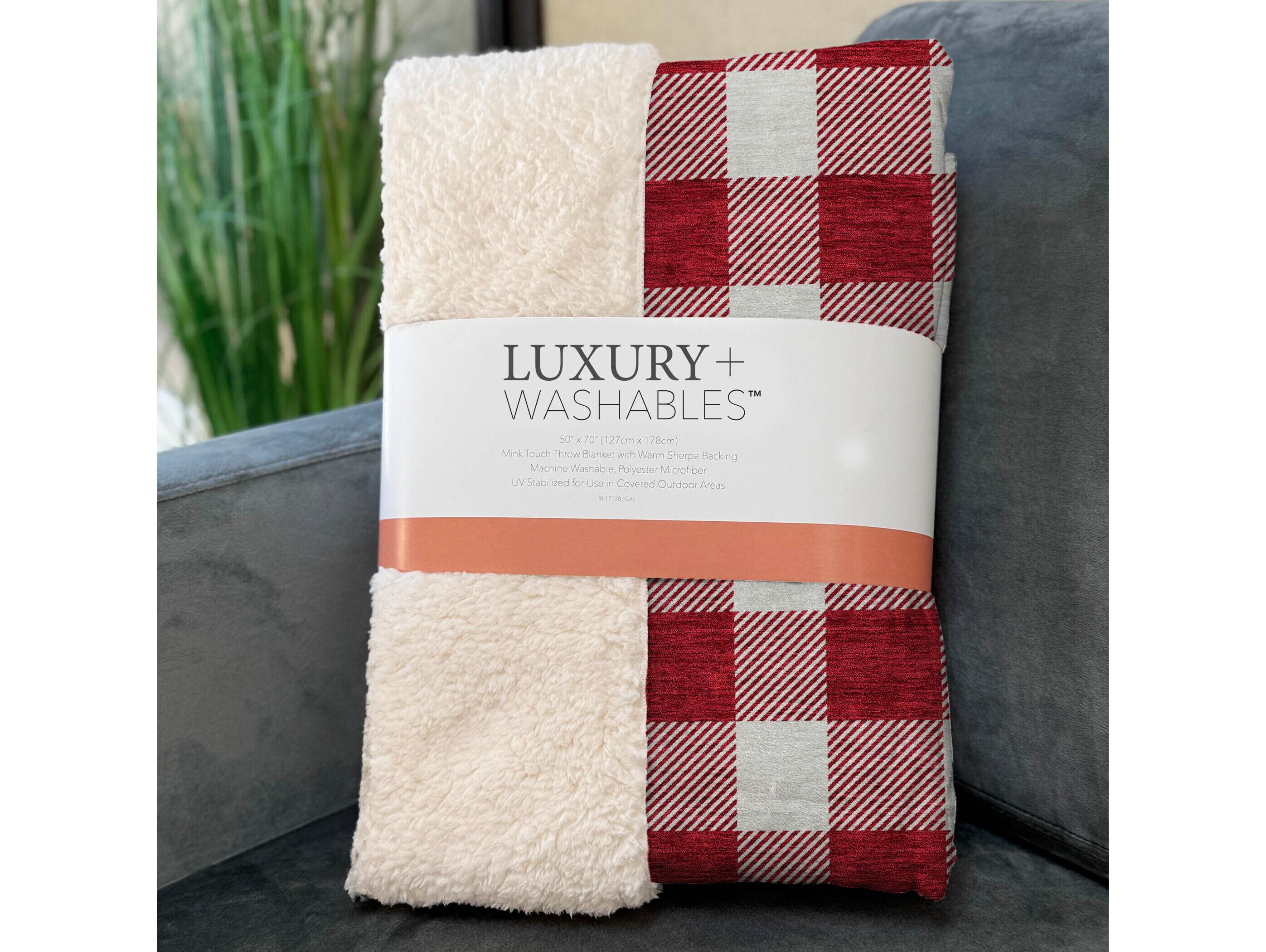 Dalyn Sherpa Red Polyester Throw