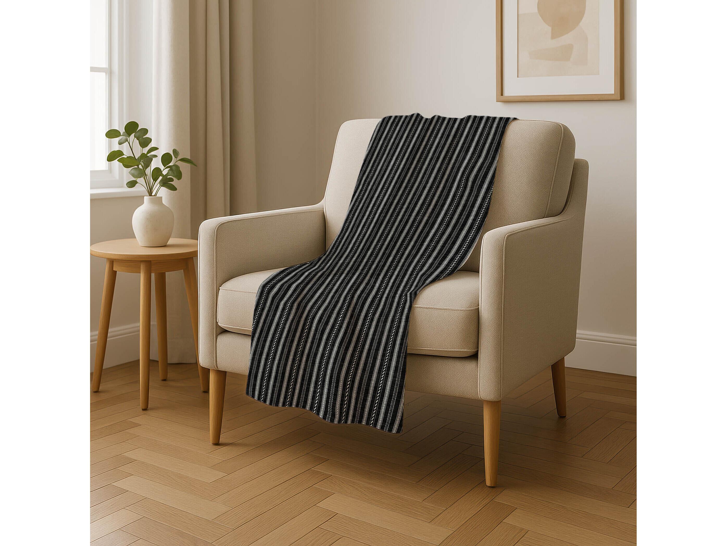 Dalyn Sherpa Black Polyester Throw